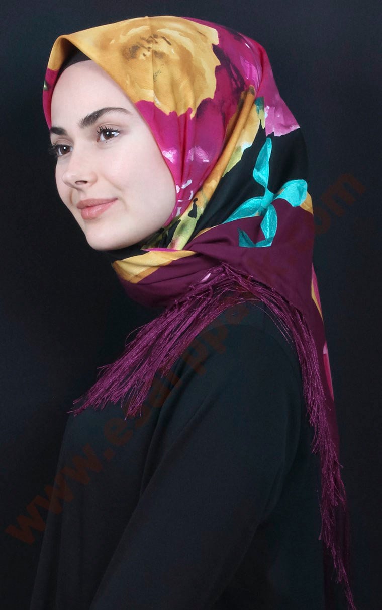 111-0013-21 PİRAMİT PÜSKÜLLÜ EŞARP