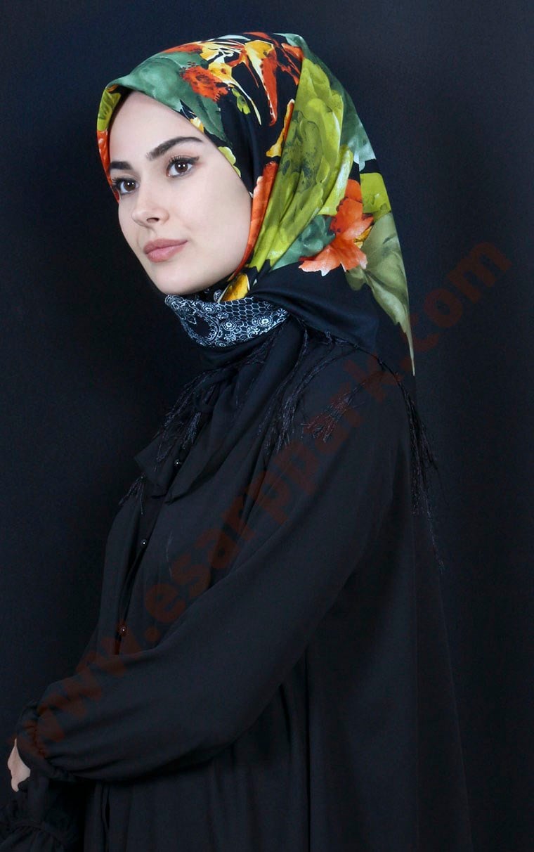 111-0013-34  PİRAMİT PÜSKÜLLÜ EŞARP