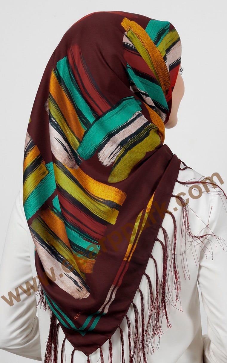 111-0016-01 PİRAMİT PÜSKÜLLÜ EŞARP