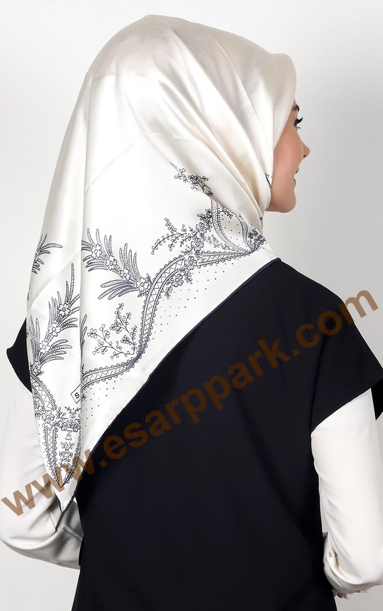 1394-8 SARAR İPEK EŞARP 