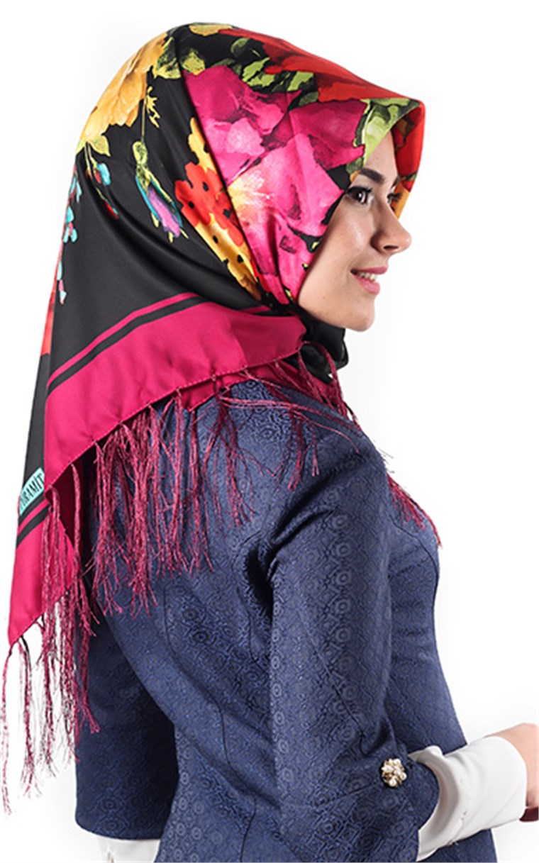 111-0012-01 PİRAMİT PÜSKÜLLÜ EŞARP