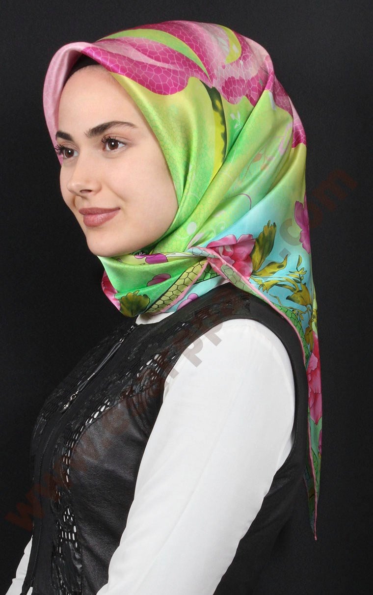 528-0001-22 %30 İPEK EŞARP