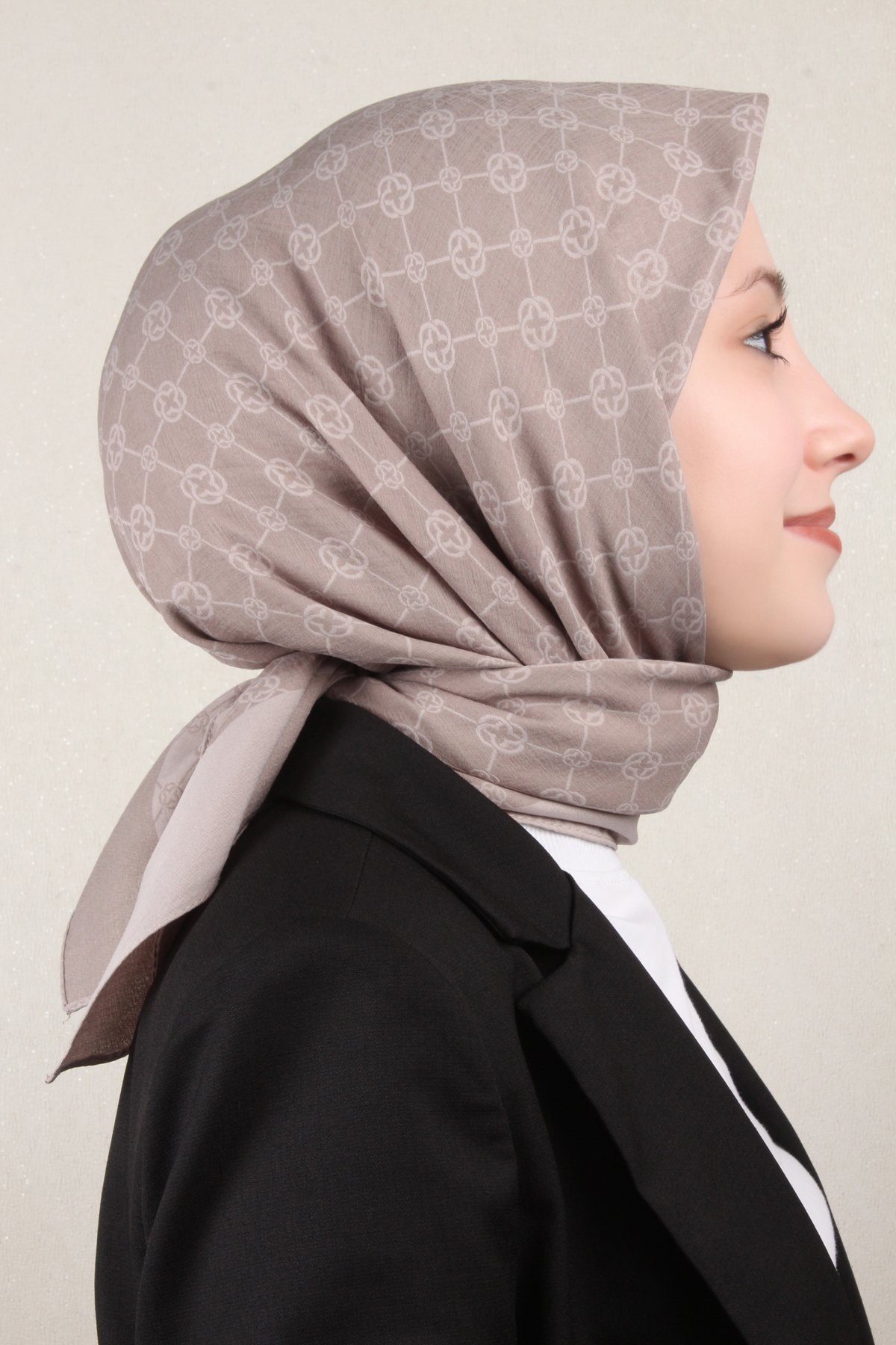 Aker Elegance Monogram Eşarp 1090500-982 Taş