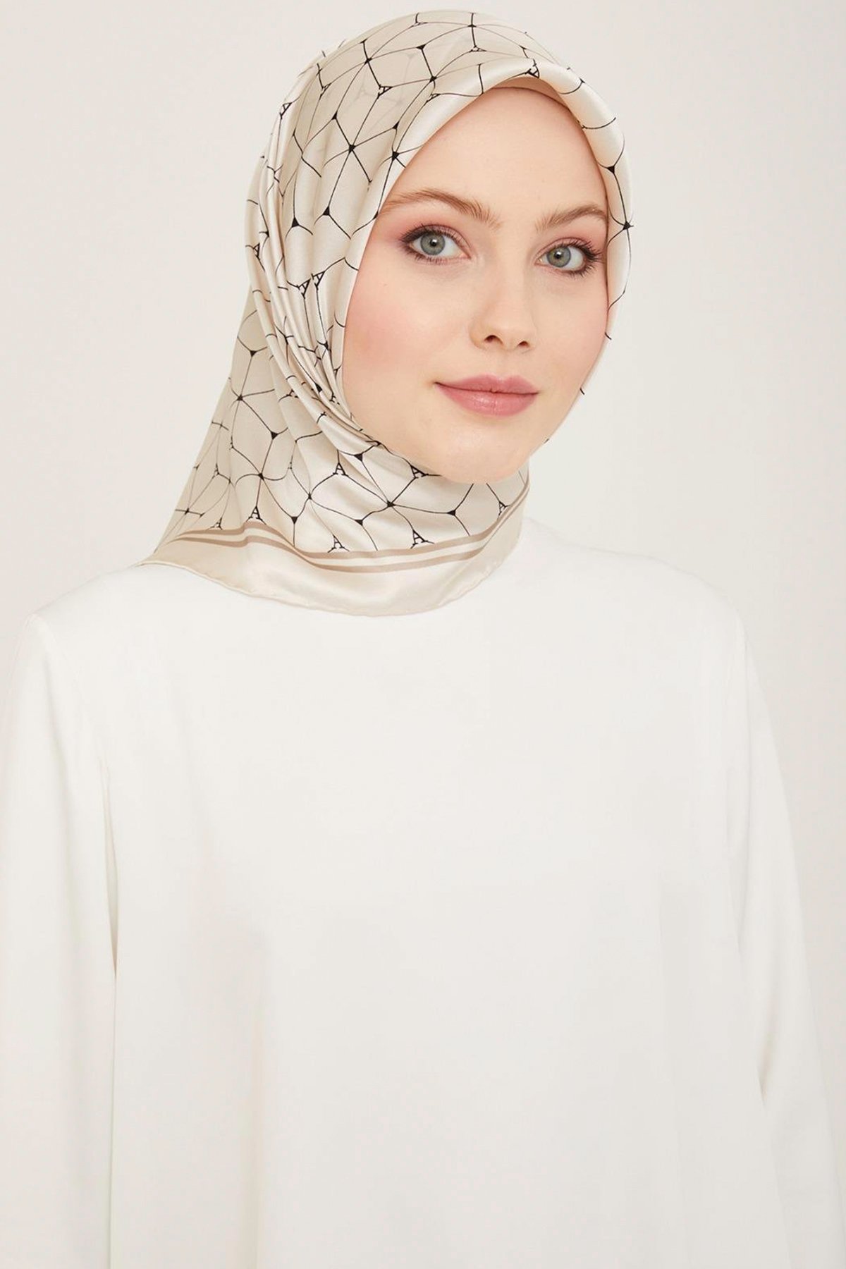 Armine Nostalji İpek Eşarp 91666-01