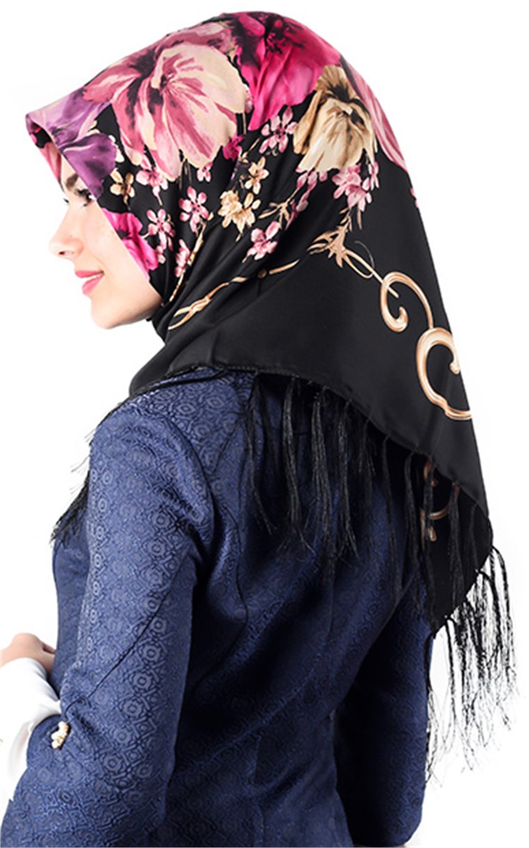 111-0011-18 PİRAMİT PÜSKÜLLÜ EŞARP