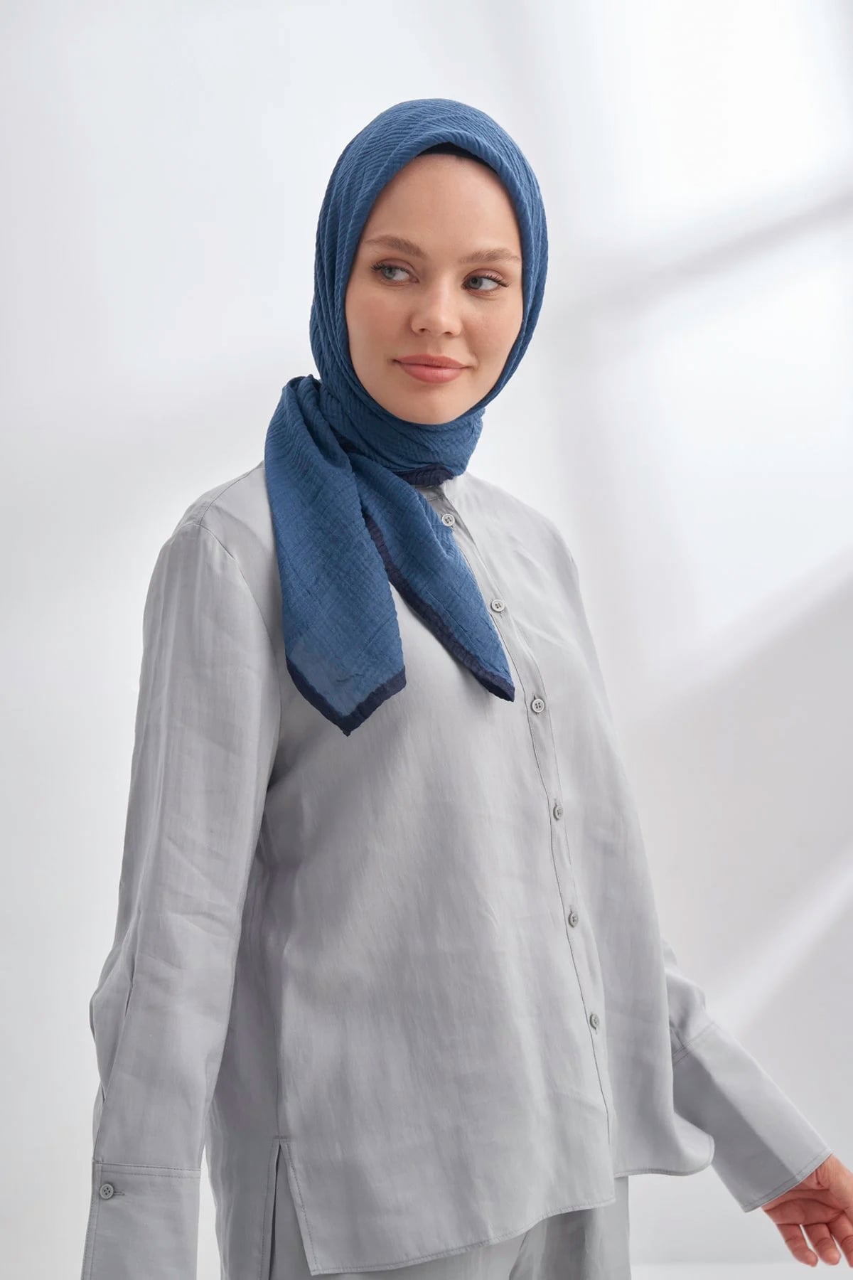Müslin Biyeli Eşarp 3353-520 İndigo 
