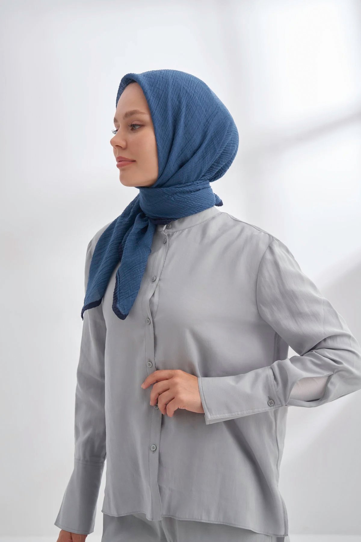 Müslin Biyeli Eşarp 3353-520 İndigo 