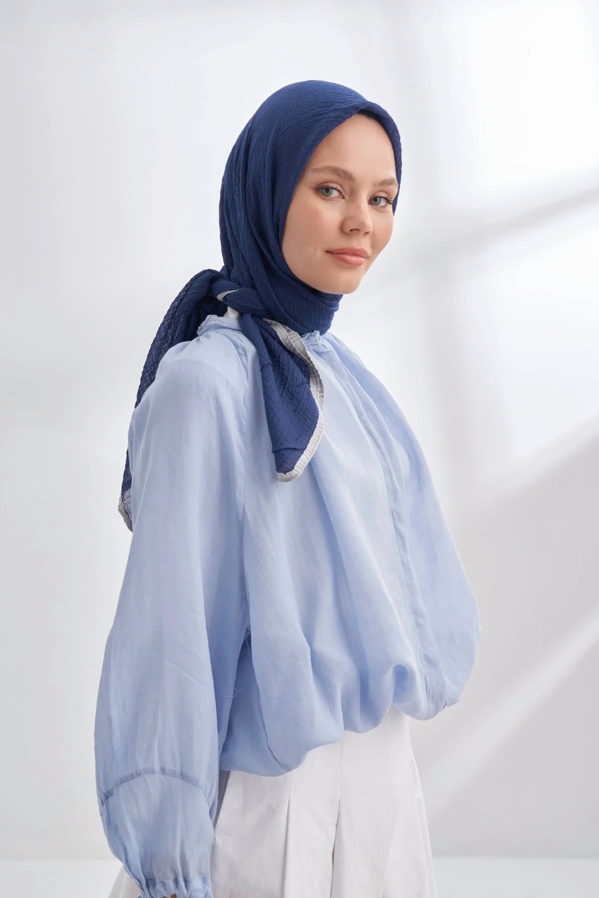 Müslin Biyeli Eşarp 3353-765 Gece Mavisi 