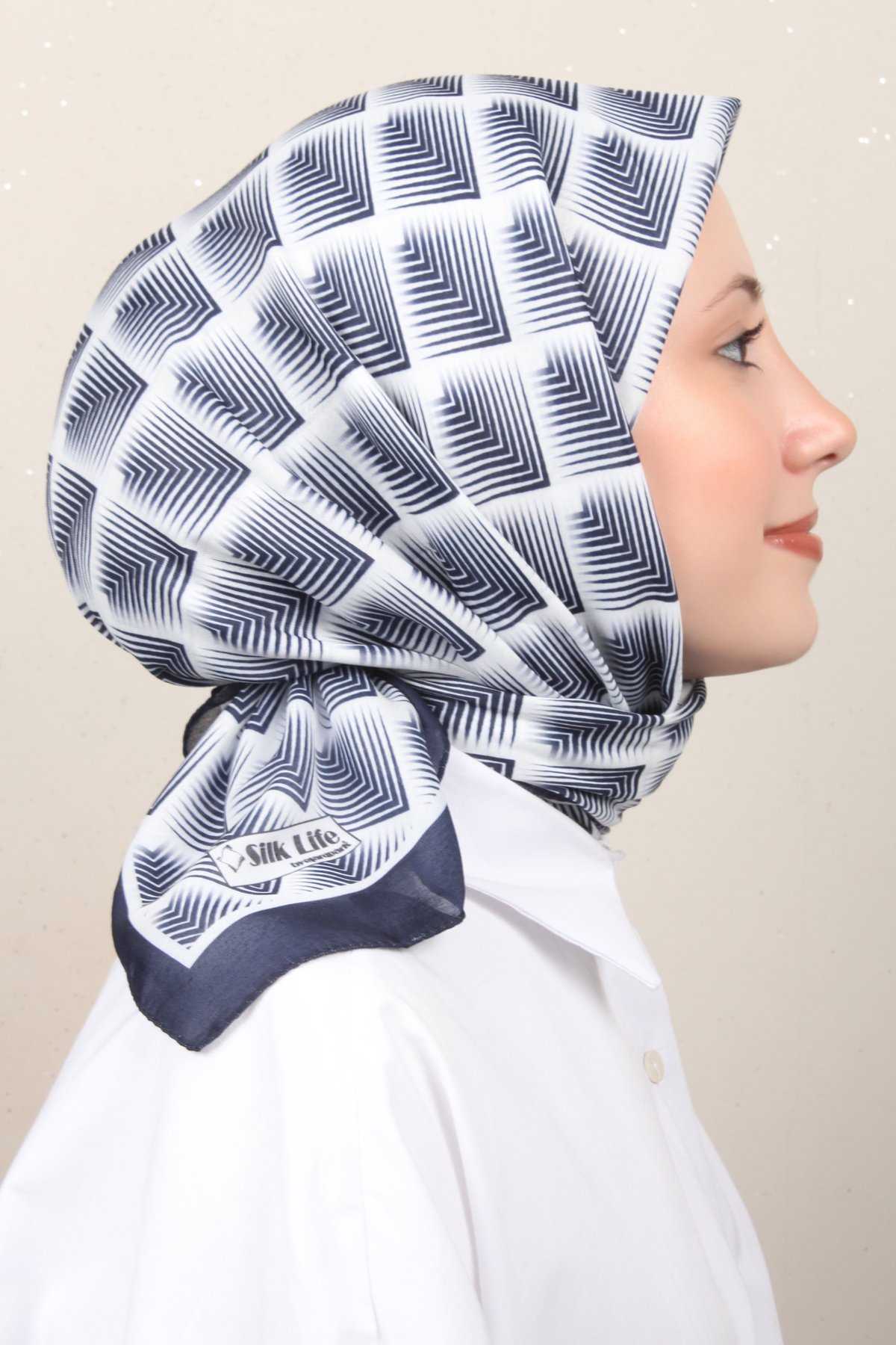 Silk Life Lotus Eşarp 4129-8  Lacivert Beyaz 