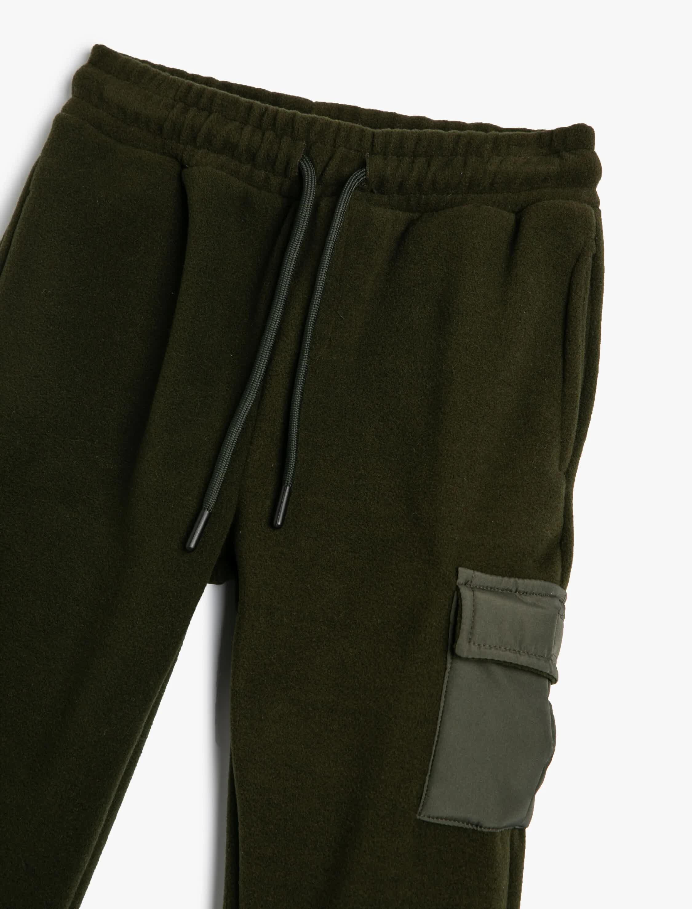 Yeşil Erkek Çocuk Jogger Eşofman Altı Kapaklı Cep Detaylı Beli Bağlamalı Şardonlu