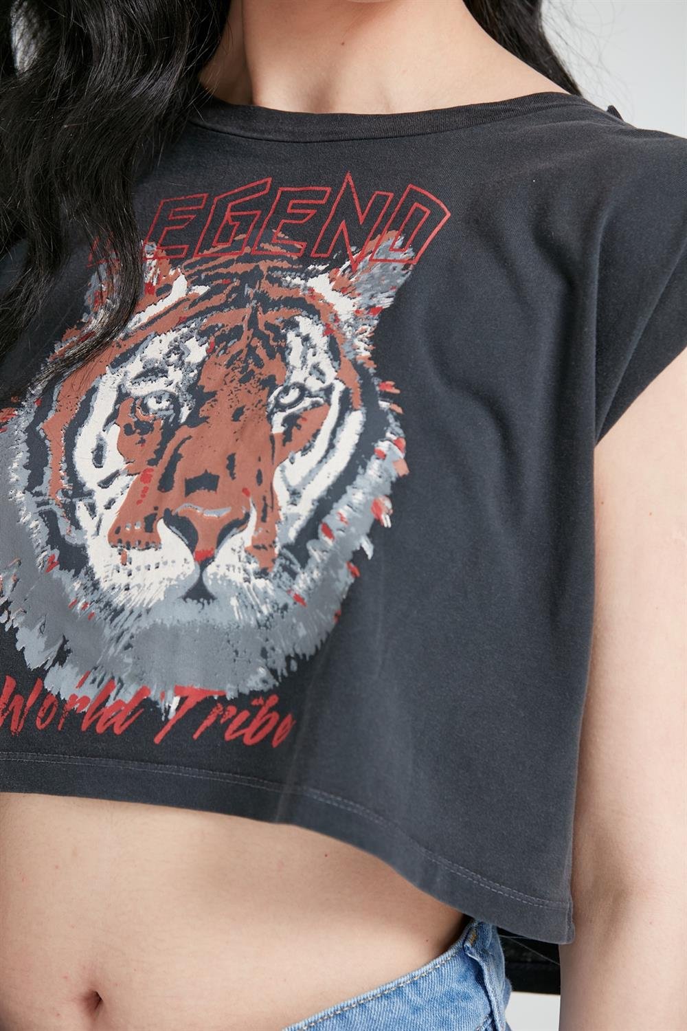 Kadın Sıfır Kol Vatkalı T-Shirt Siyah