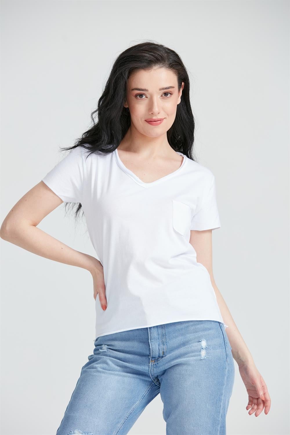 Kadın V Yaka Cepli Basic T-Shirt Beyaz