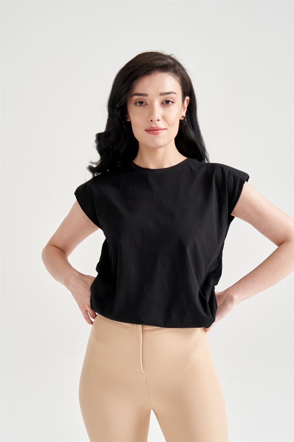 Kadın Vatkalı Basic T-Shirt Siyah