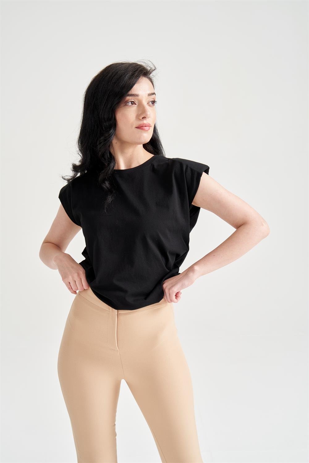 Kadın Vatkalı Basic T-Shirt Siyah