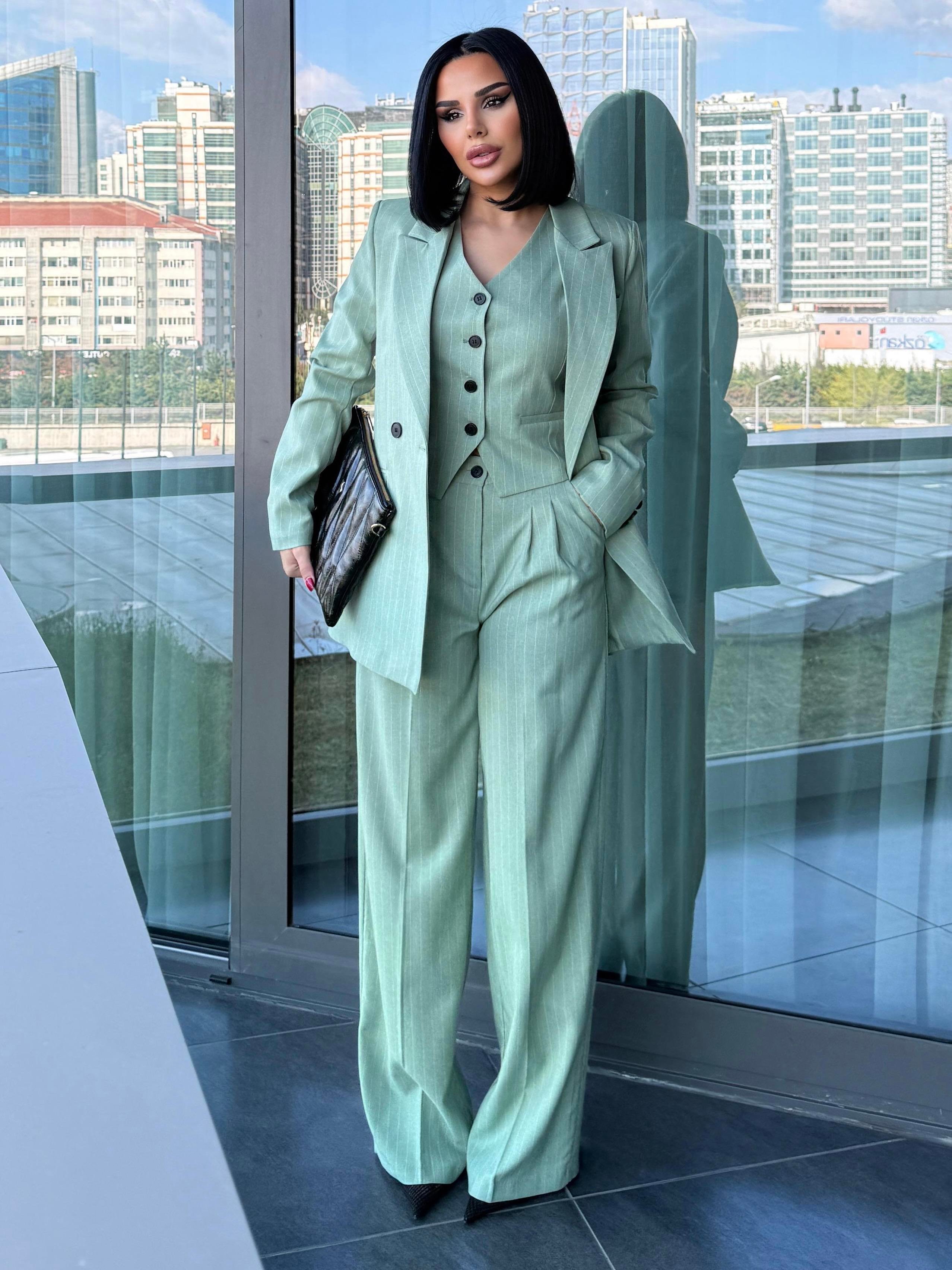 Ariana Üçlü Takım Yeşil Çizgili