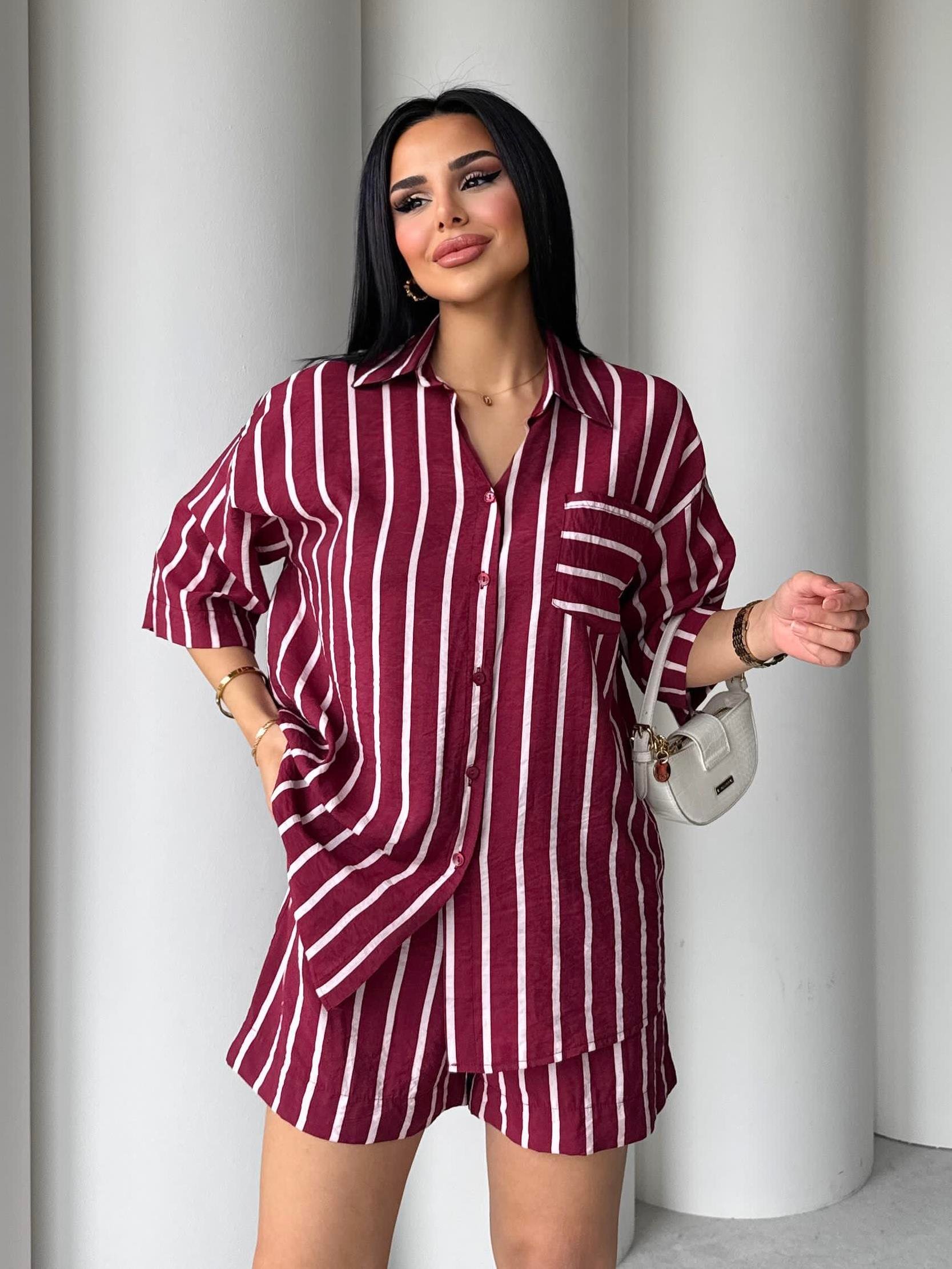 Della Çizgili Şortlu Takım Bordo
