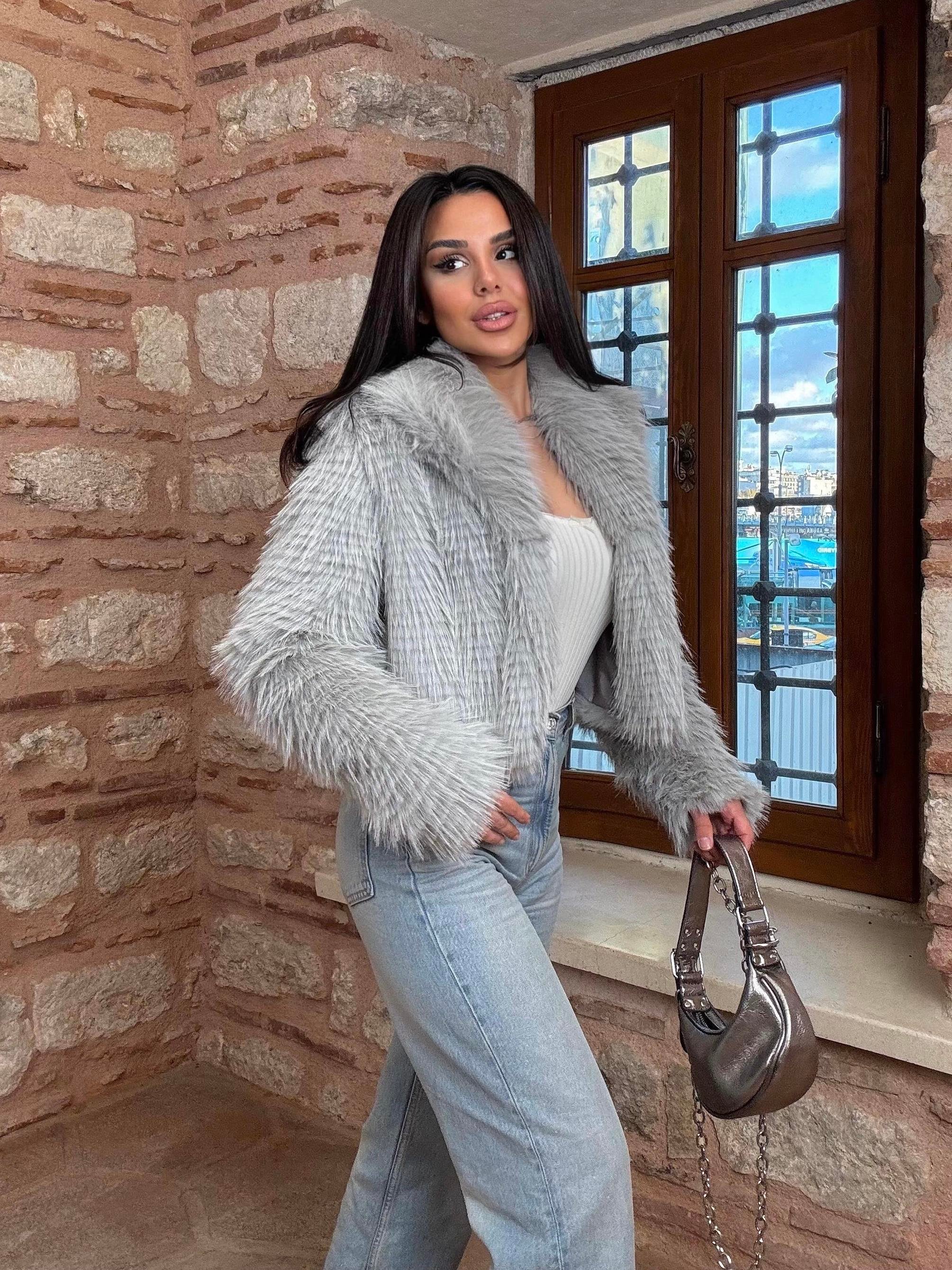 Efsun Kat Kat Modelli Crop Kürk Açık Gri