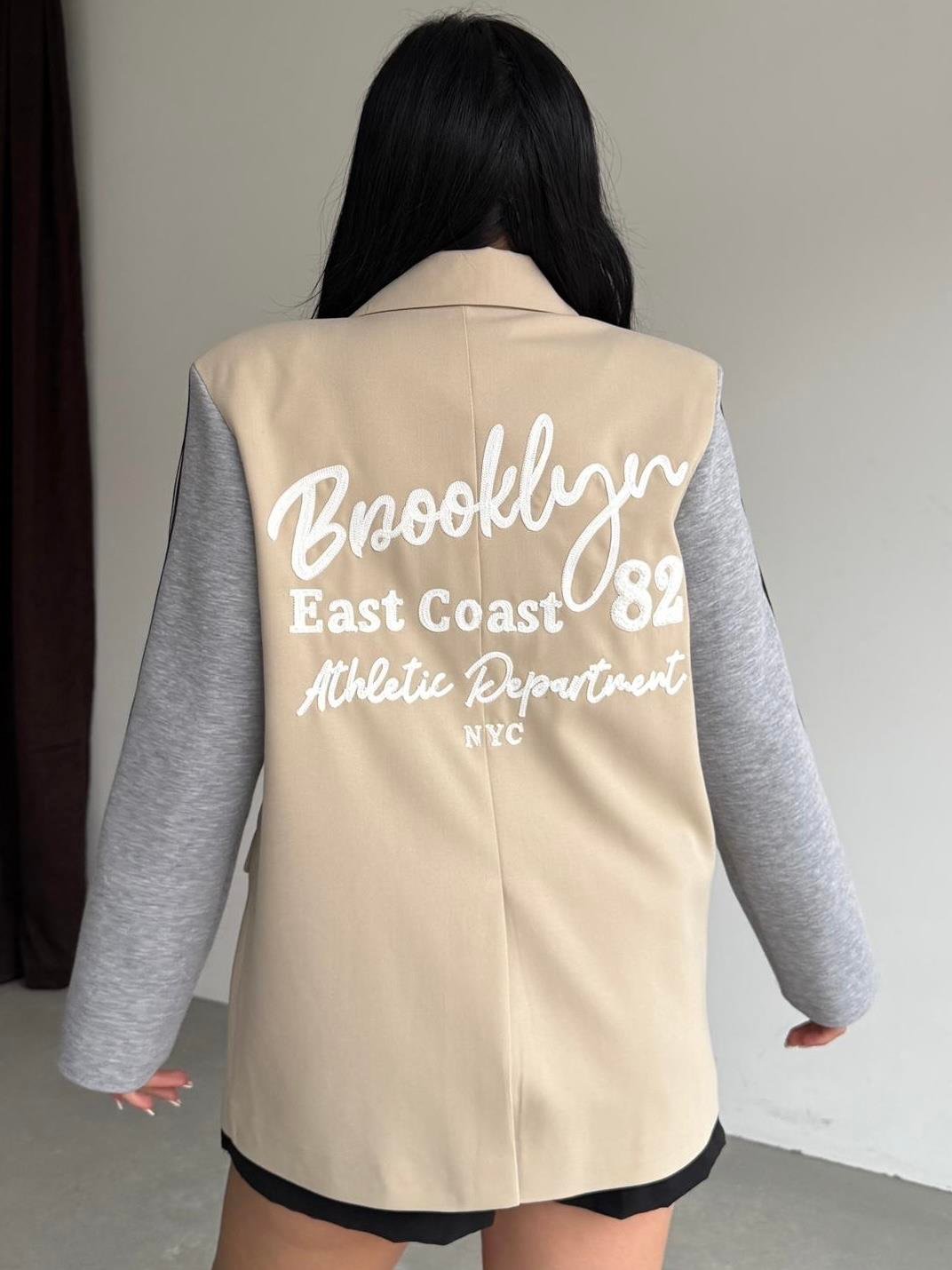 Honges Yazı Detaylı Blazer Ceket Bej
