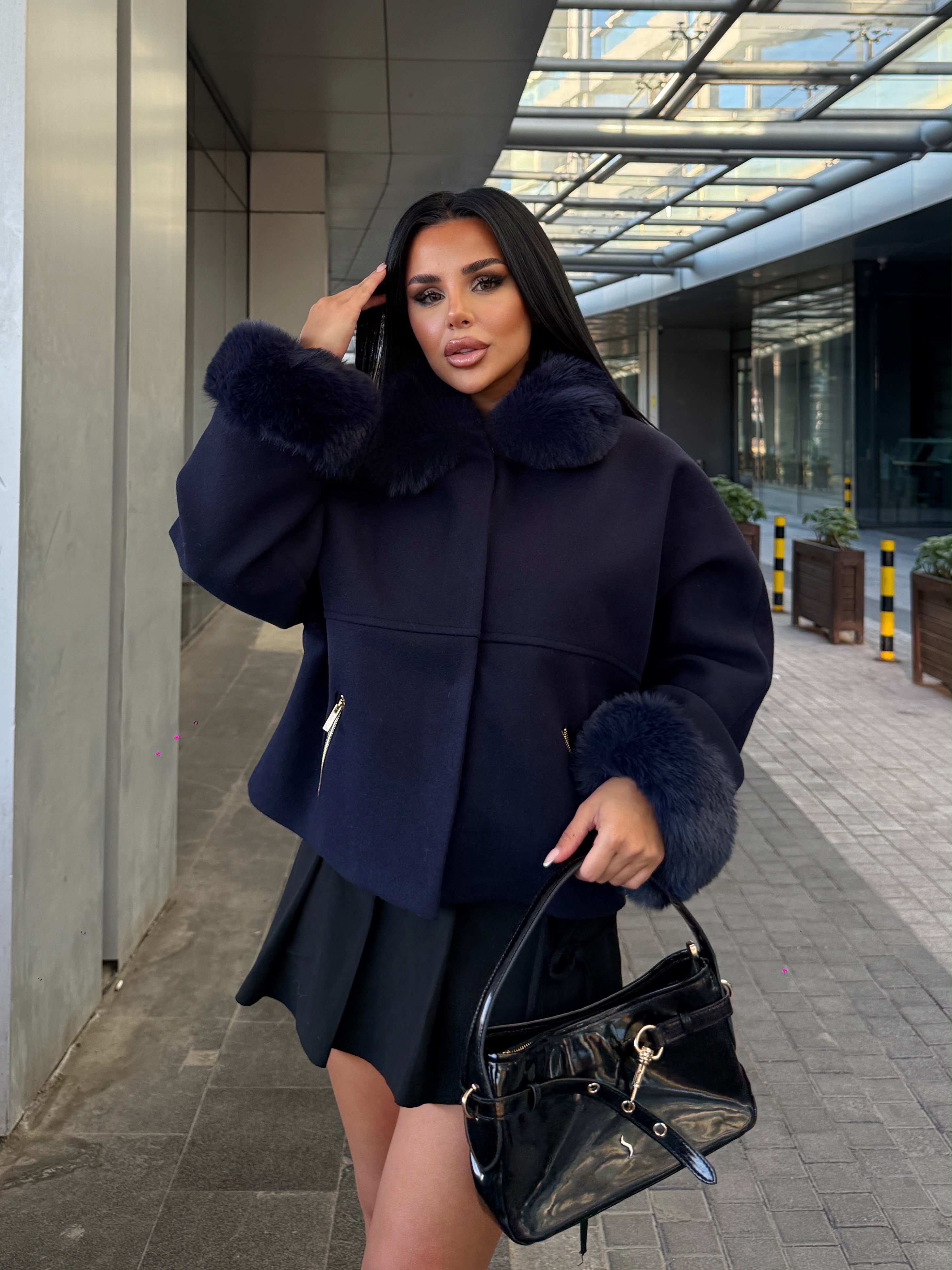 Laria Kürk Yaka Detaylı Kaban Lacivert