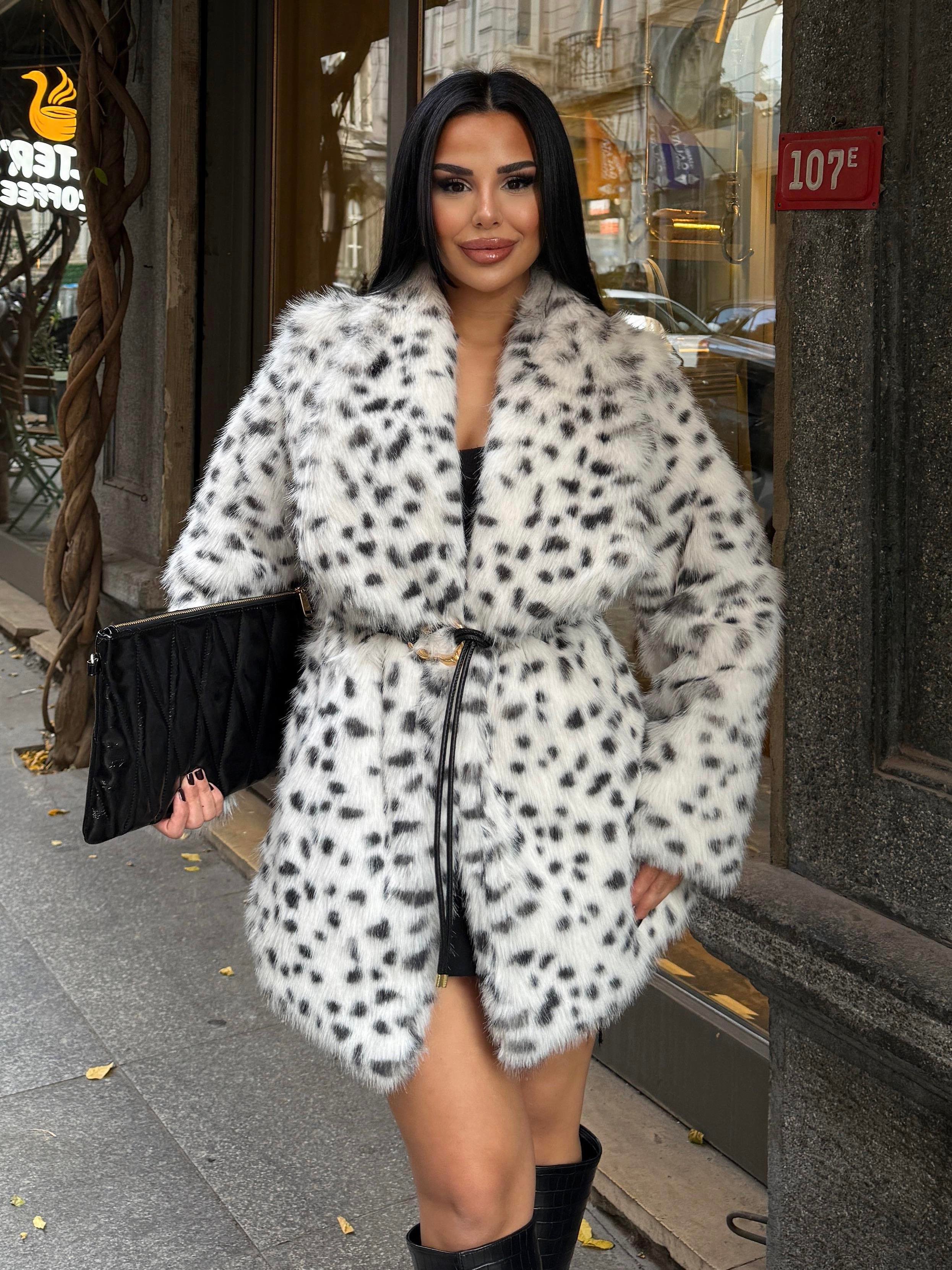 Larissa Kürk Benekli Gri