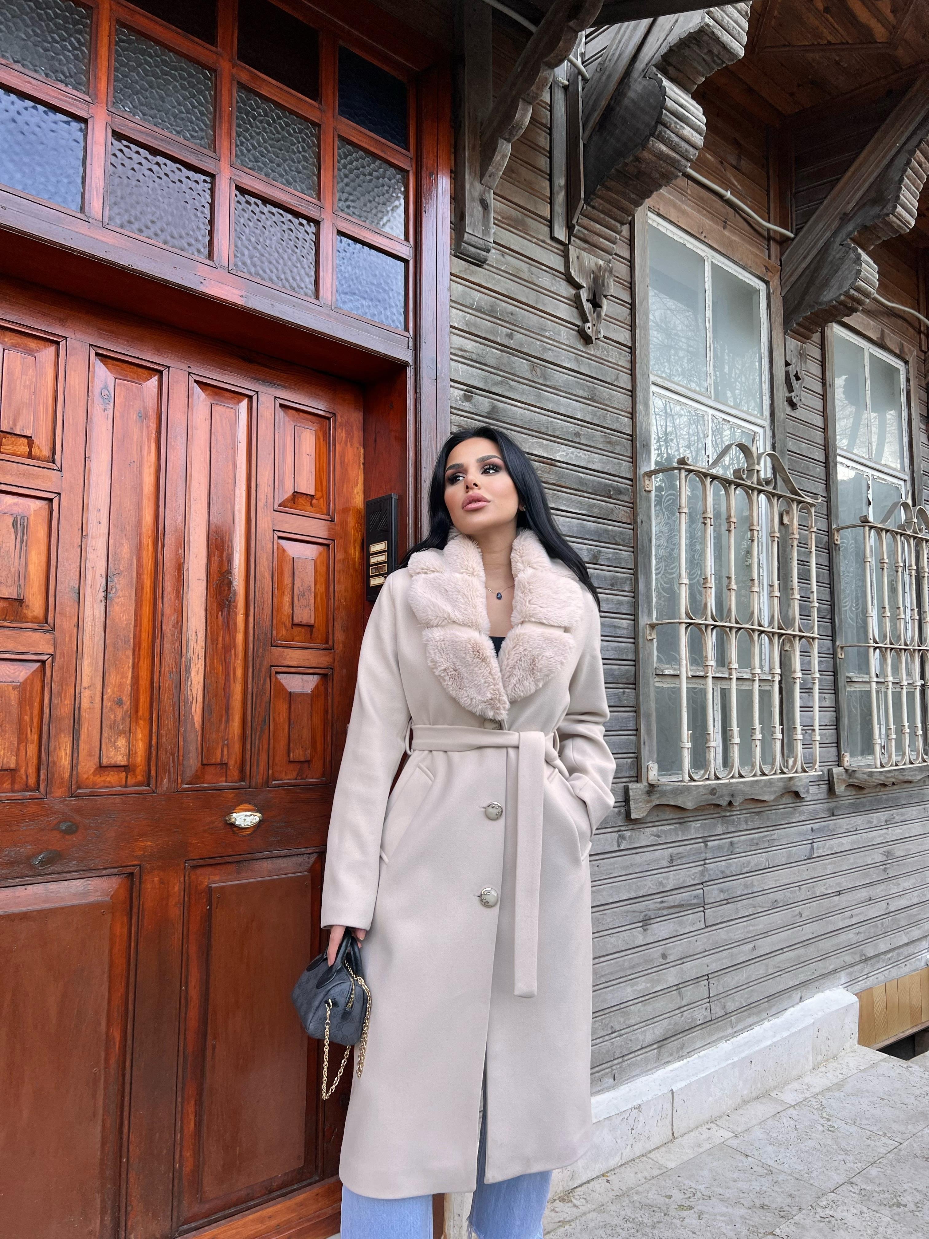 Megan Yaka Kürk Detaylı Kaşe Kaban Taş