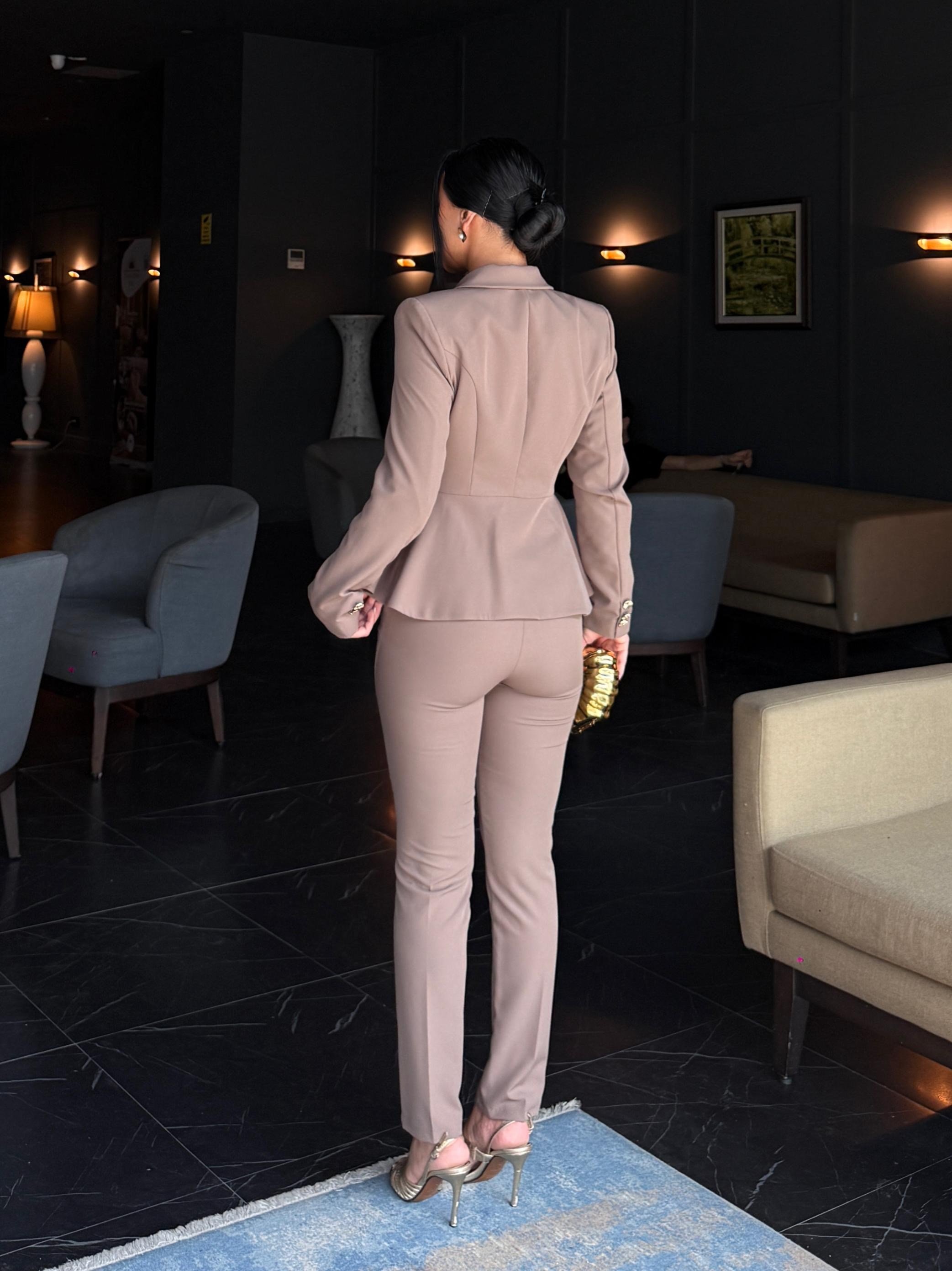 Melins Gold Düğme Detaylı Takım Vizon 