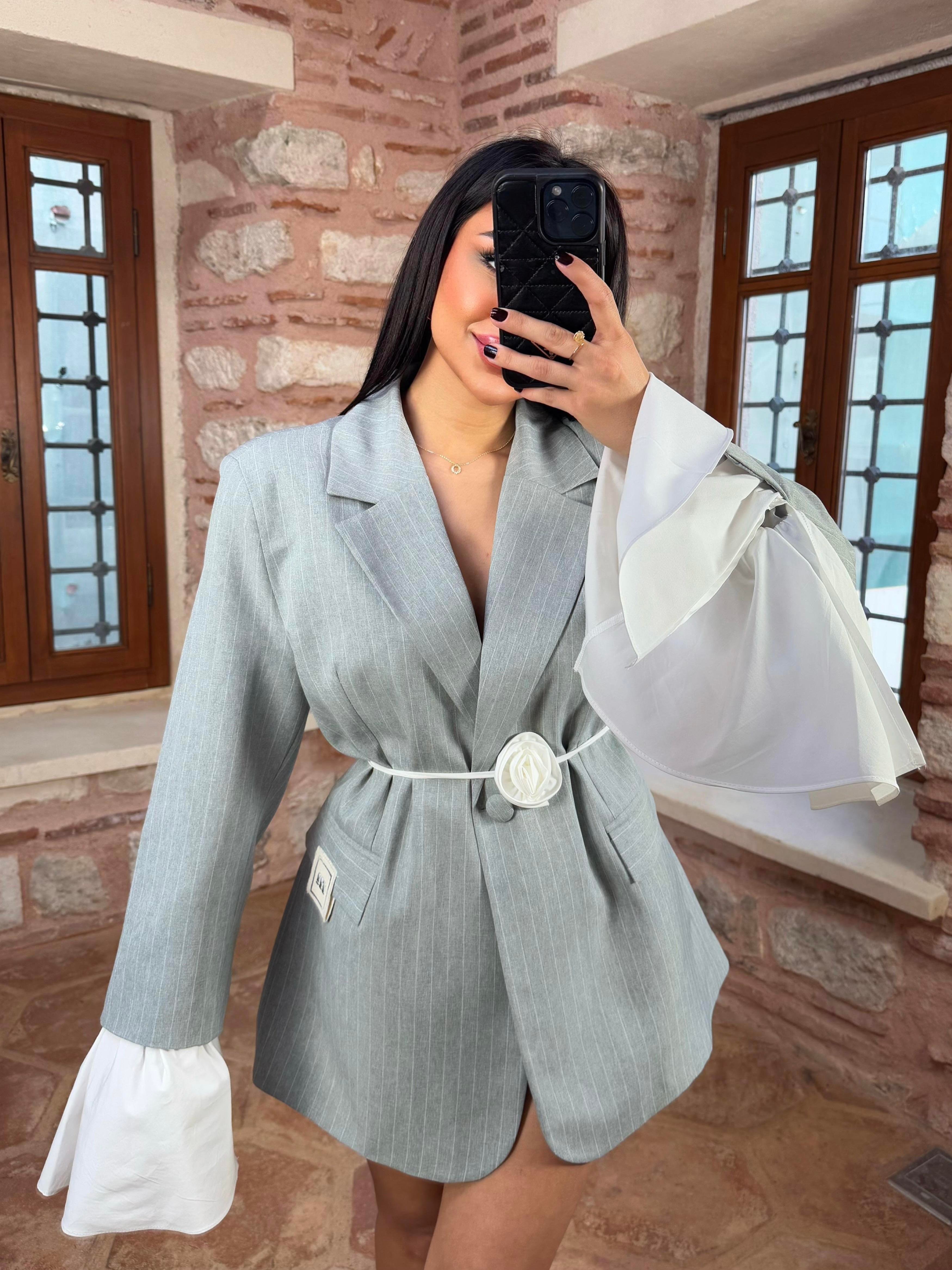 Poly Gül Kemer Detaylı Çizgili Blazer Ceket Gri