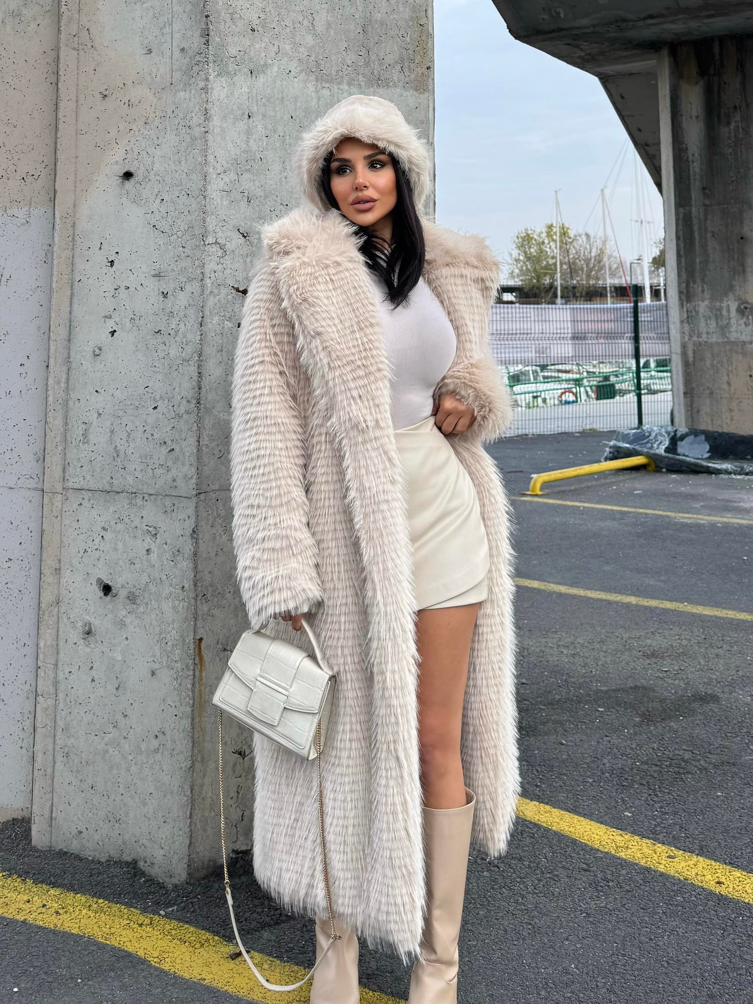 Sahra Kat Kat Modelli Uzun Kürk Bej
