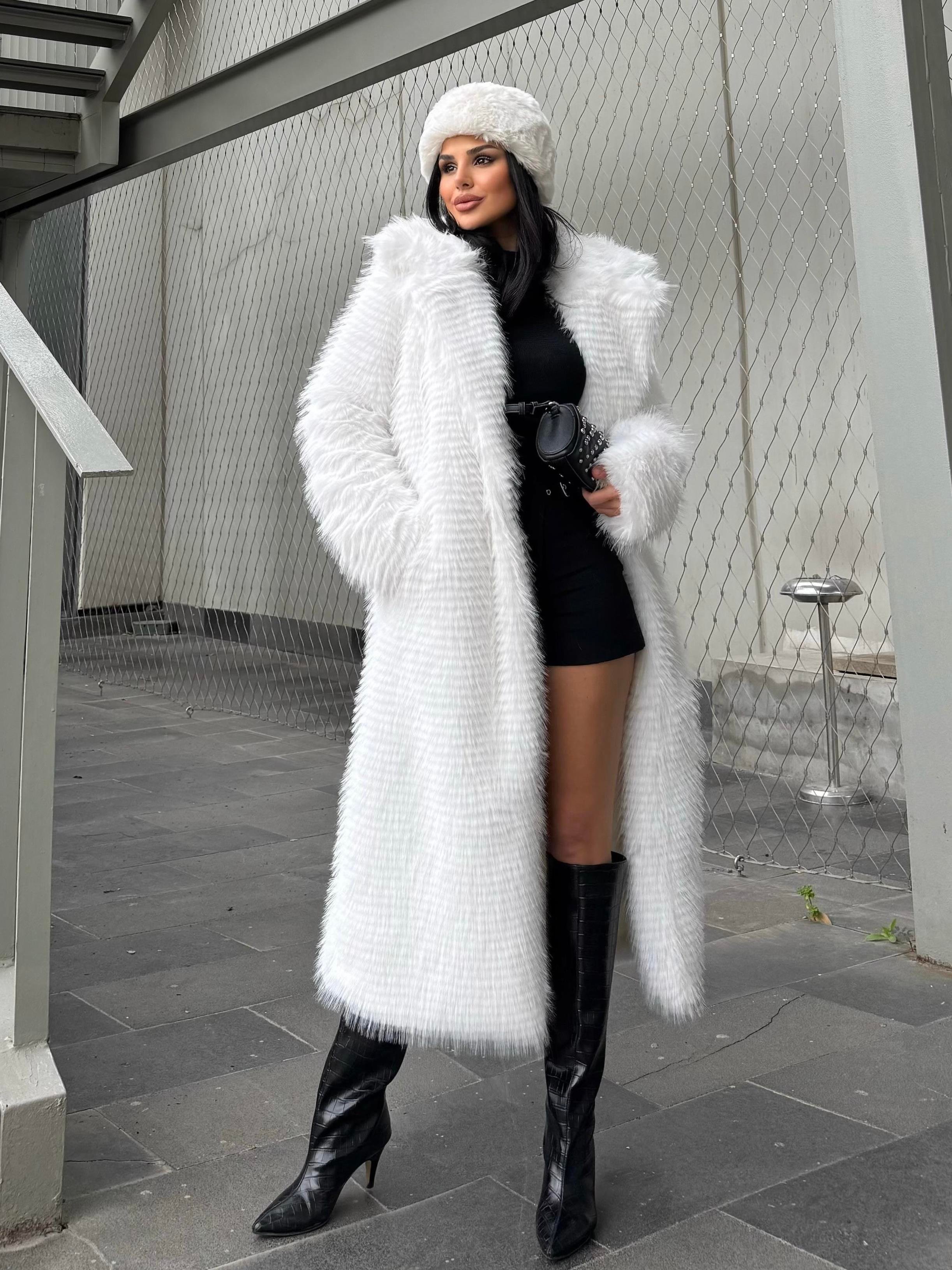 Sahra Kat Kat Modelli Uzun Kürk Beyaz