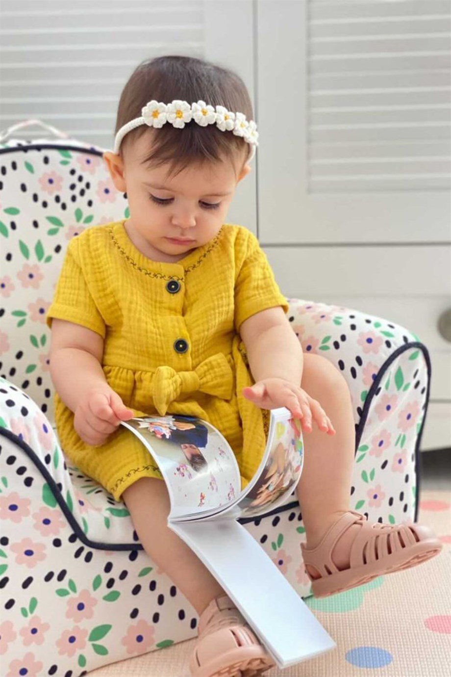 Kız Bebek Safran Nakışlı Müslin Elbise