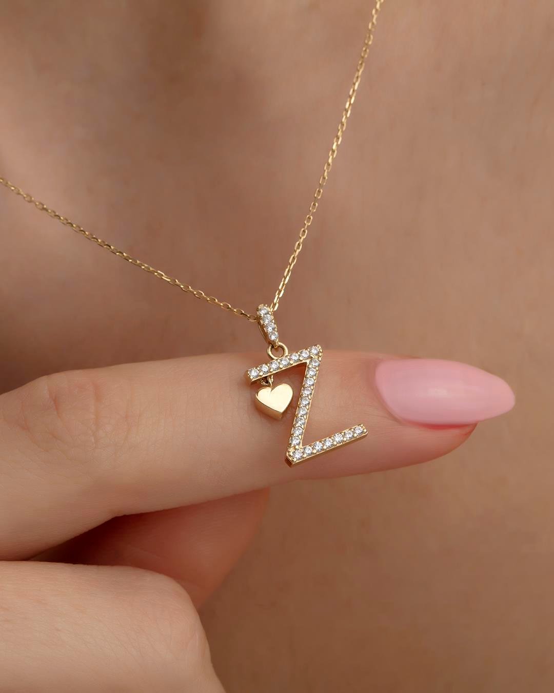 14 Ayar Altın Kalpli Harf Kolye