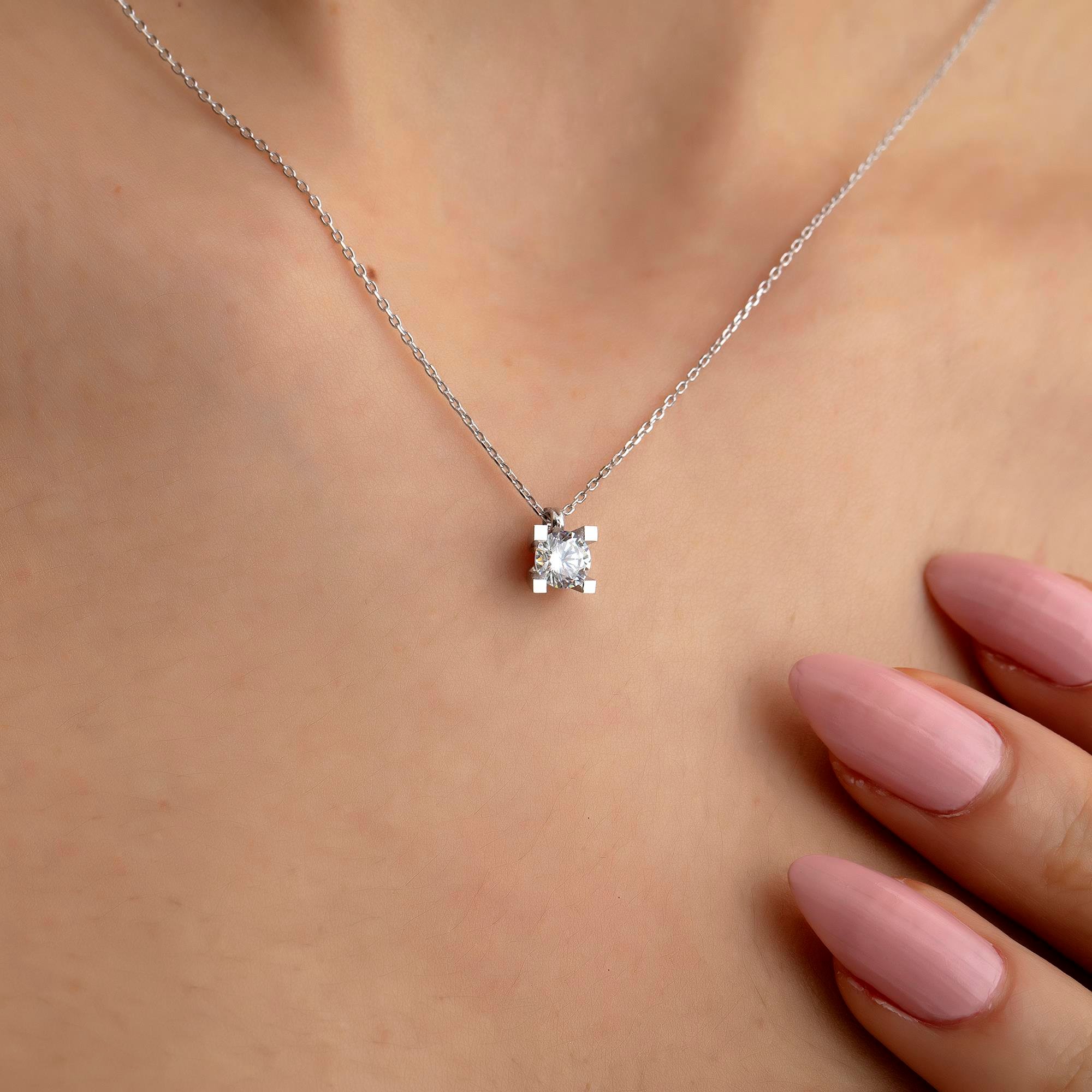 14 Ayar Altın Tek Taş Kolye