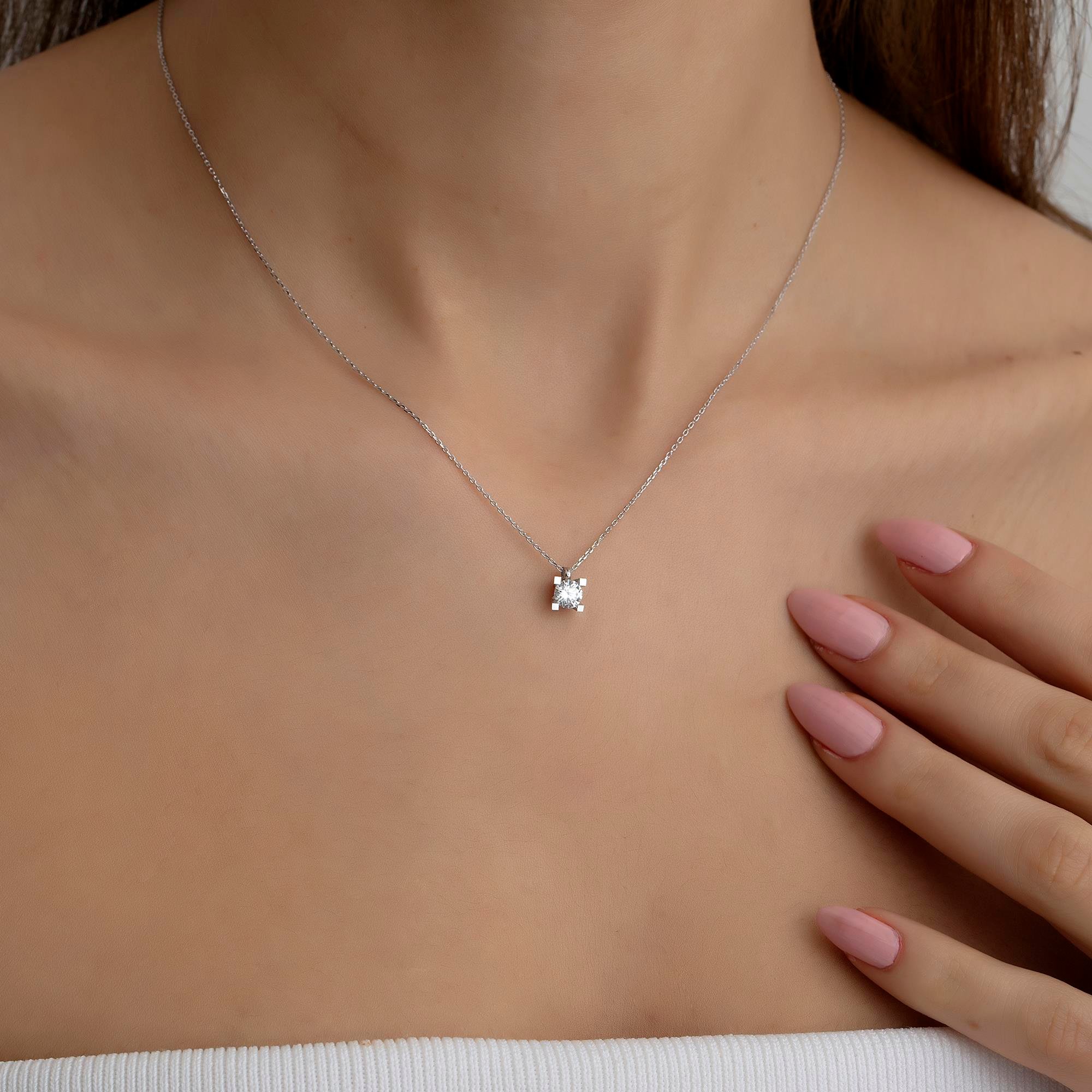 14 Ayar Altın Tek Taş Kolye