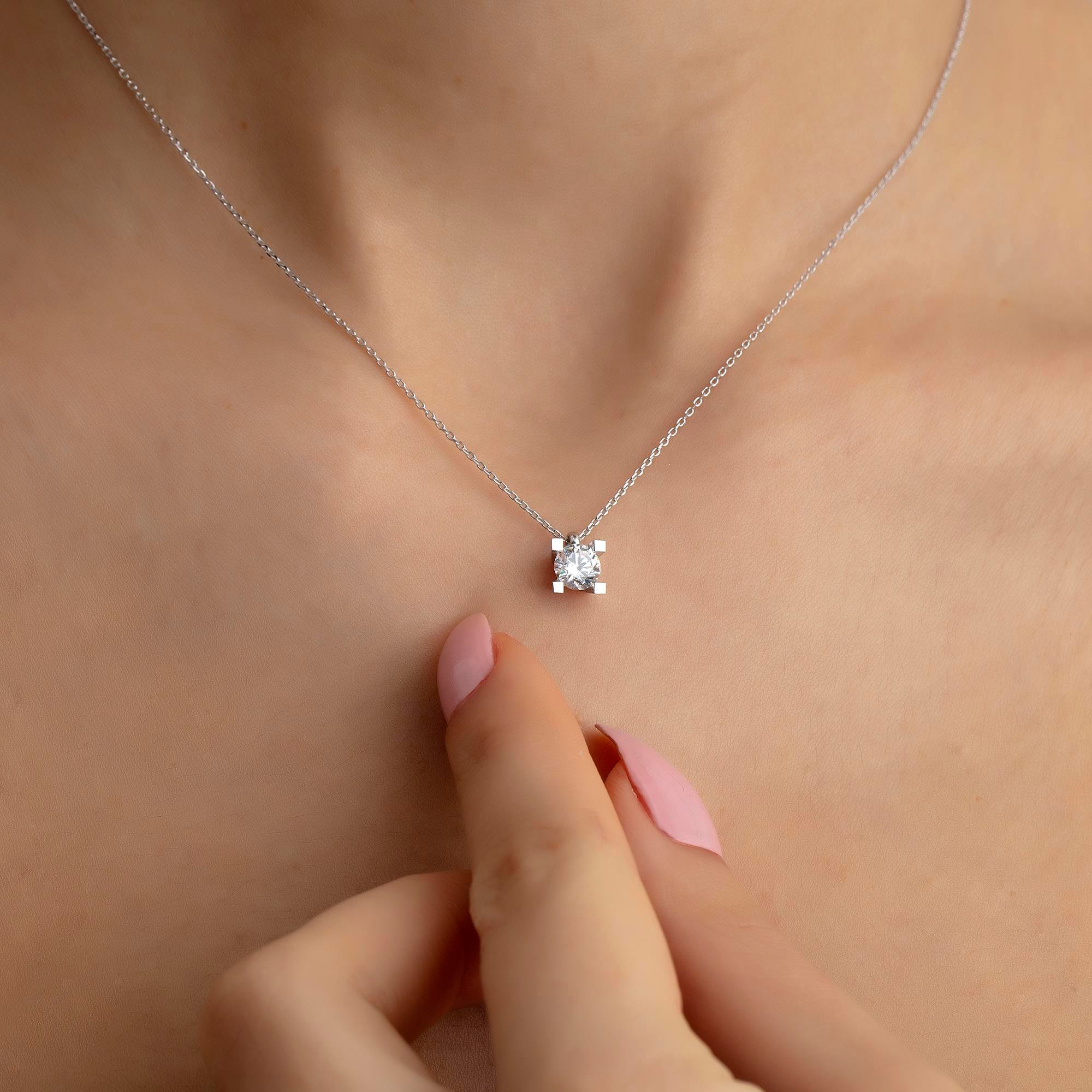 14 Ayar Altın Tek Taş Kolye