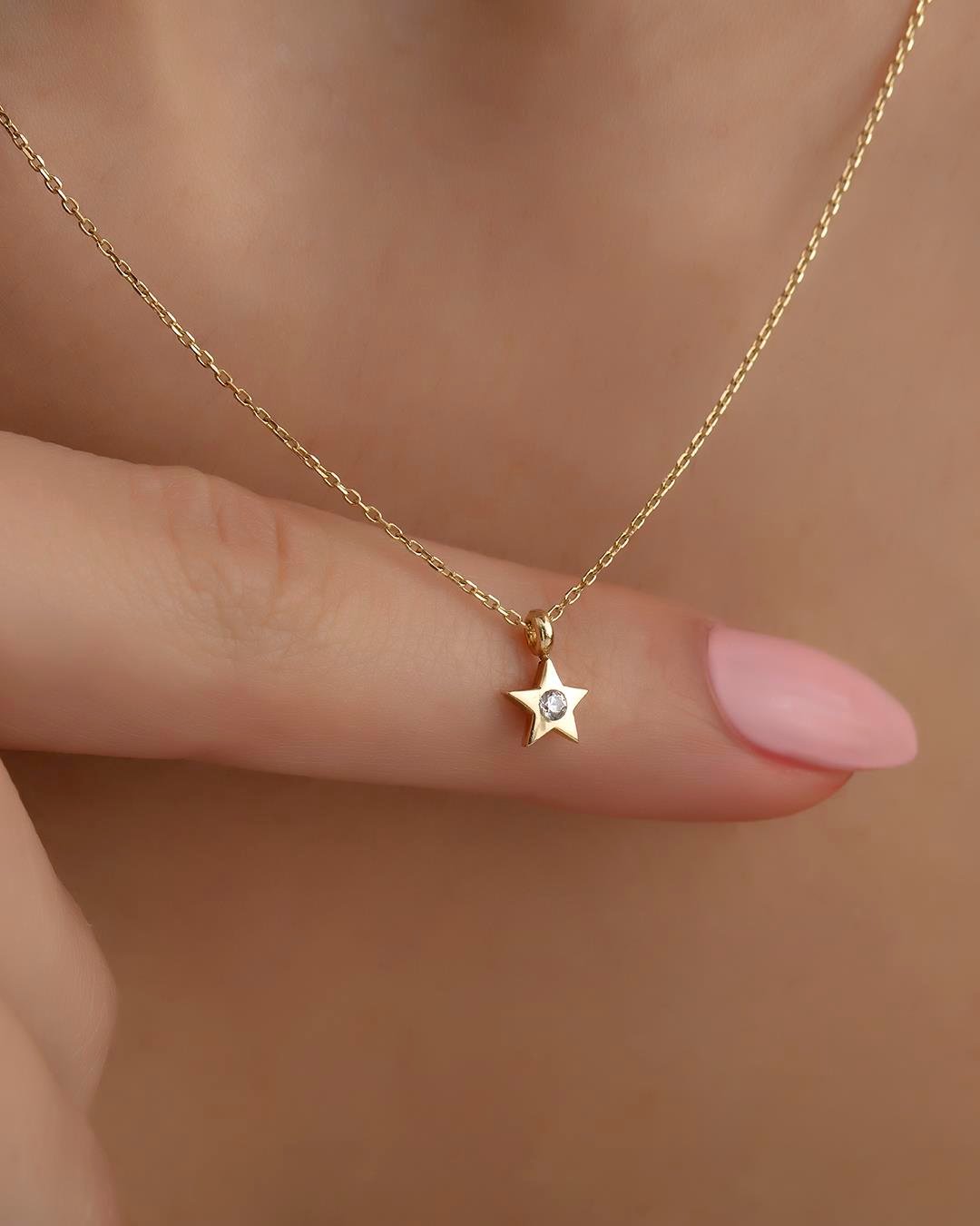 14K Gold Star Crispy Necklace