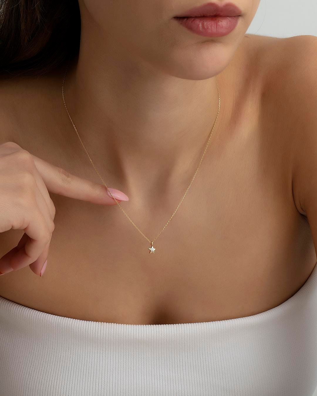 14K Gold Star Crispy Necklace