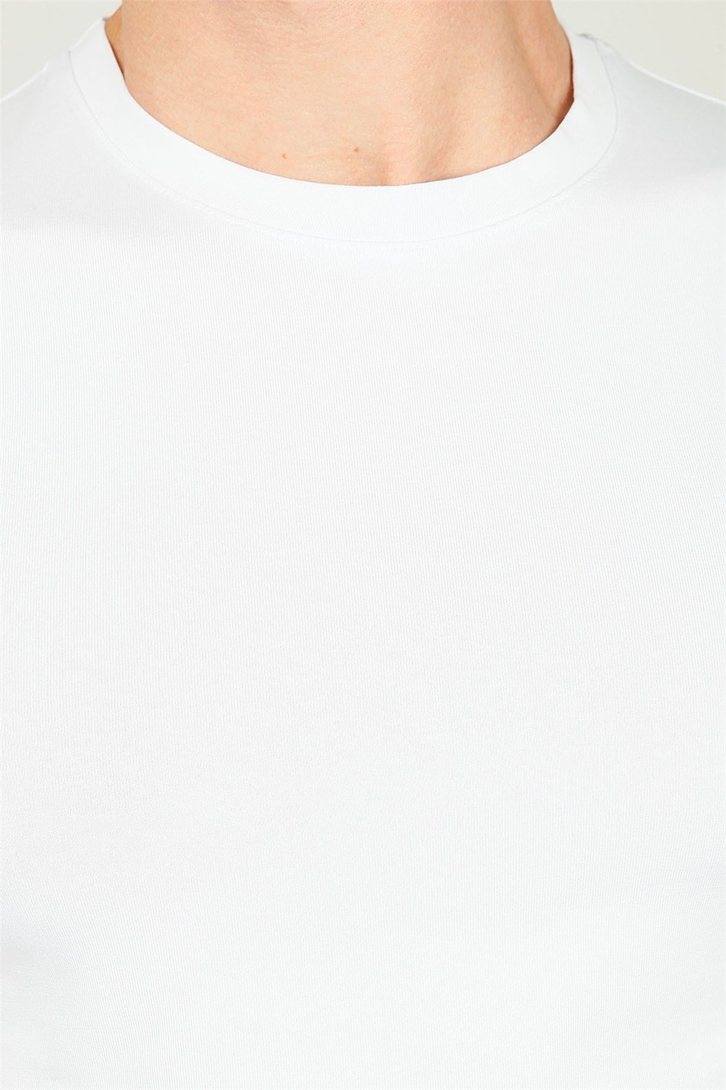 Beyaz Bisiklet Yaka Basic Slim Fit T-shirt