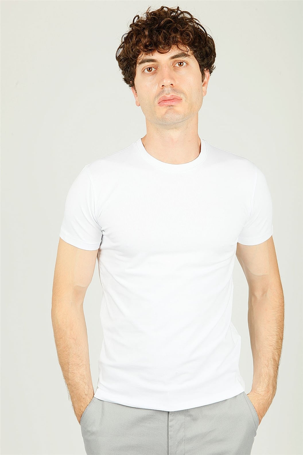 Beyaz Bisiklet Yaka Basic Slim Fit T-shirt