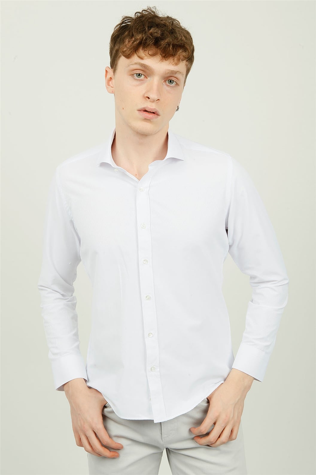 Beyaz Comfort Fit Uzun Kol Gömlek