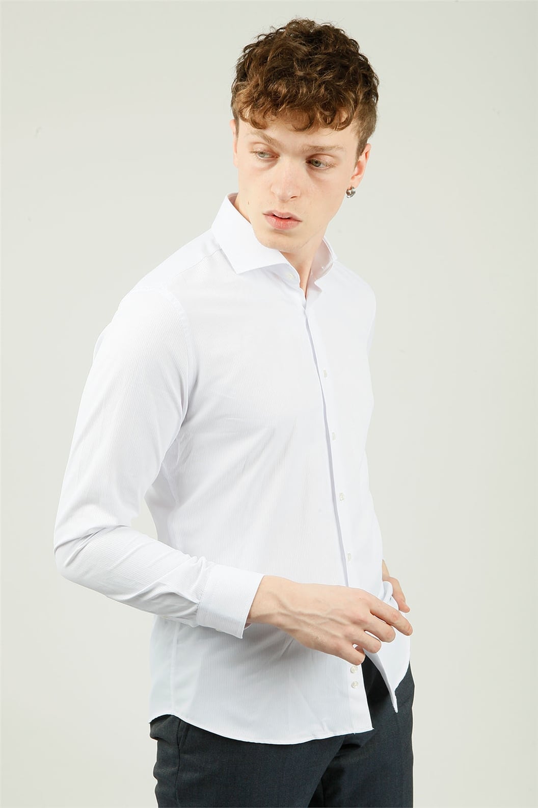 Beyaz Comfort Fit Uzun Kol Gömlek