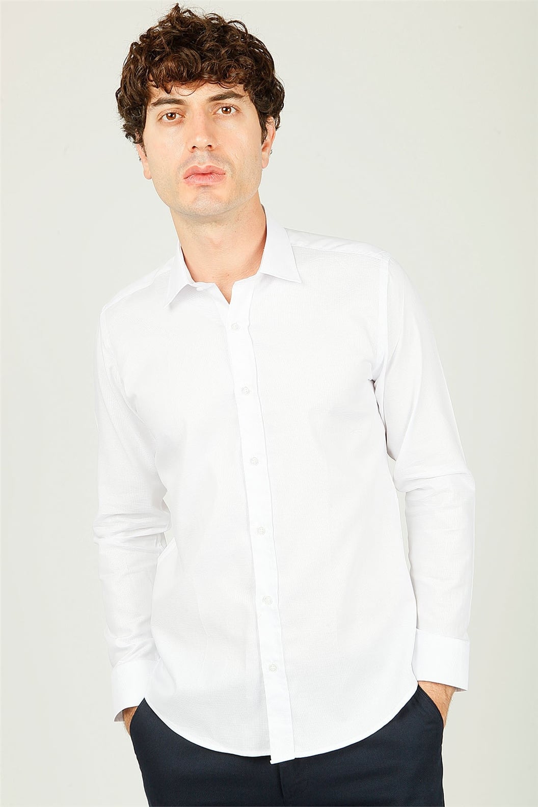 Beyaz Comfort Fit Uzun Kol Gömlek