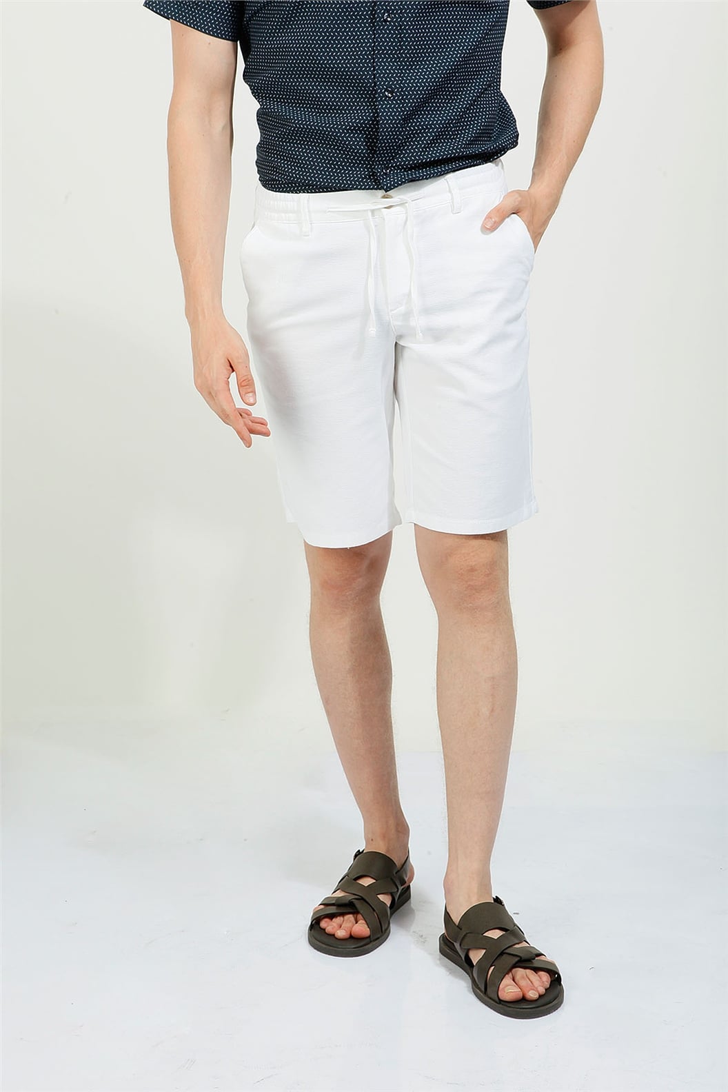 Beyaz Slim Fit Bermuda Şort