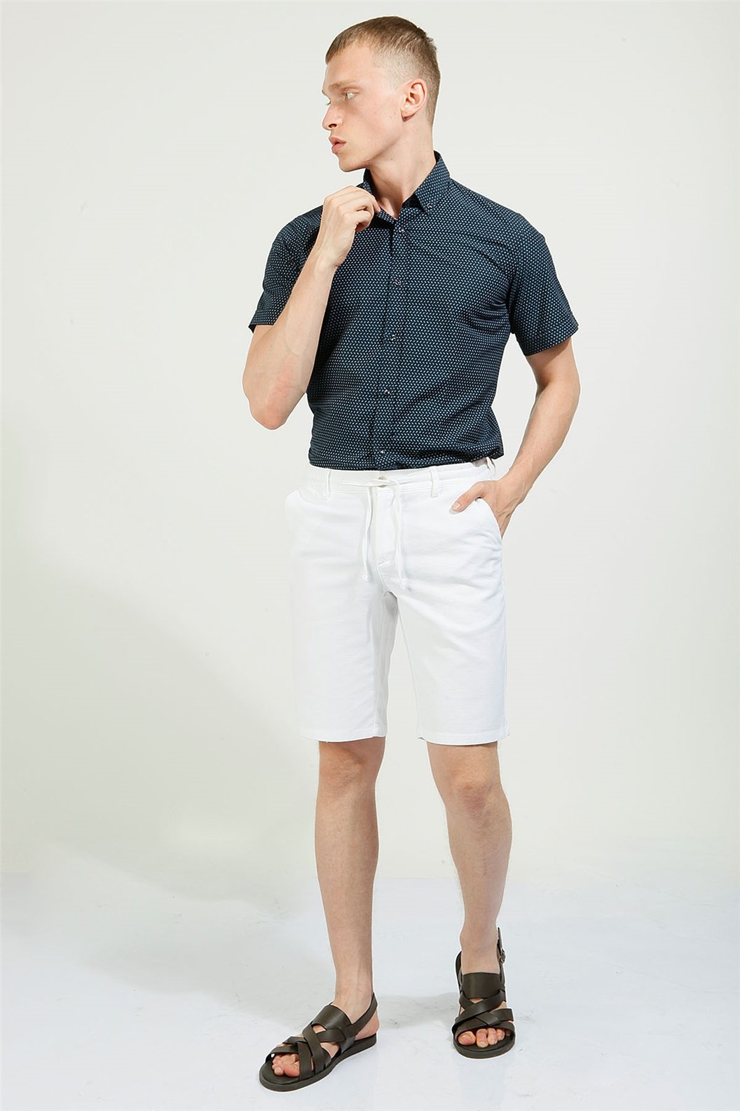 Beyaz Slim Fit Bermuda Şort