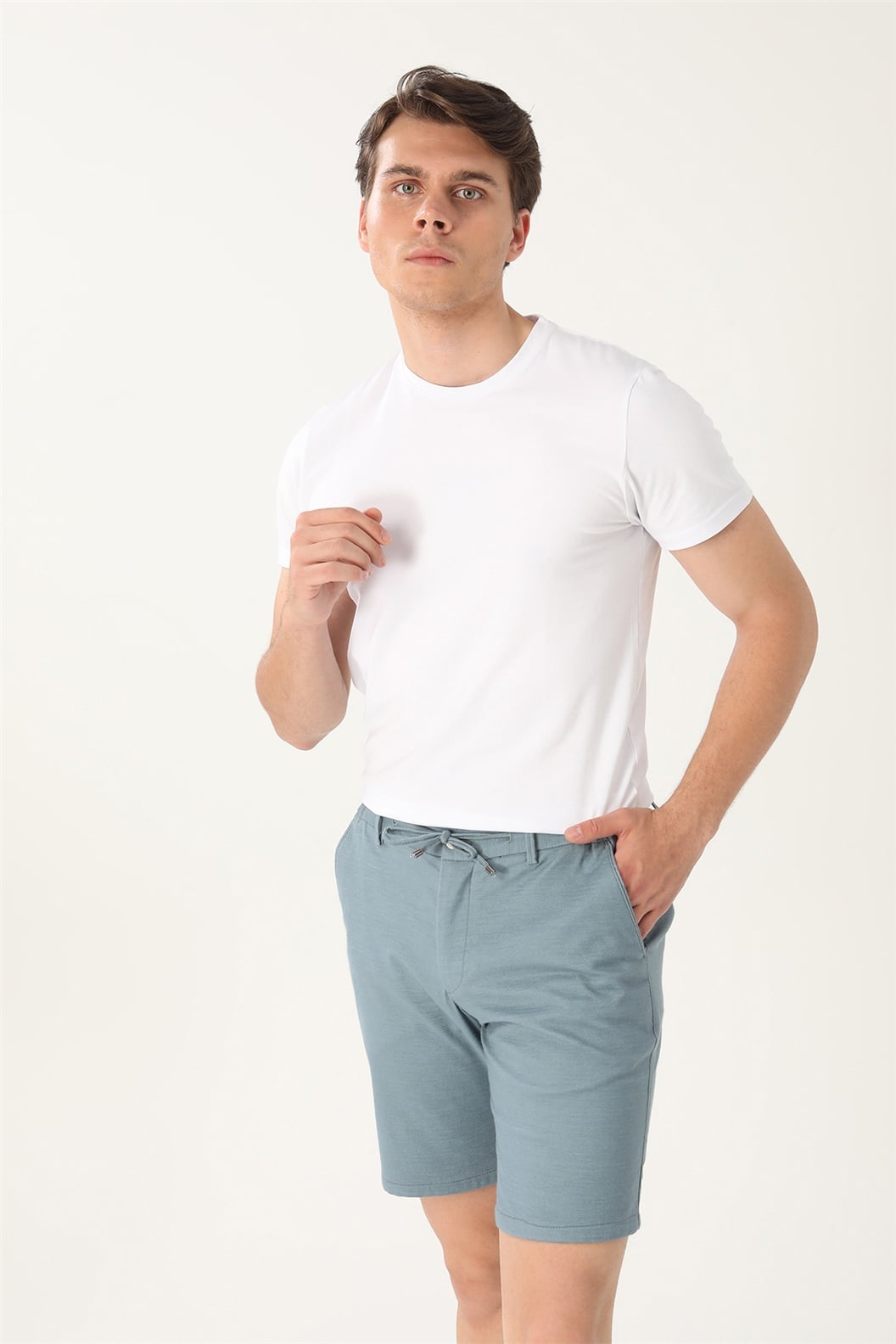 Beyaz Slim Fit Bisiklet Yaka Basic T-Shirt