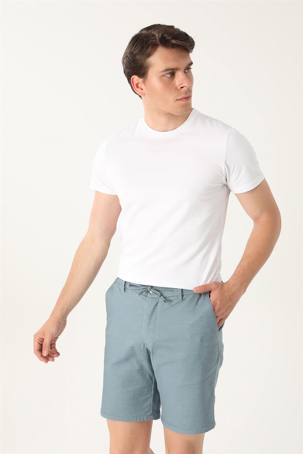 Beyaz Slim Fit Bisiklet Yaka Basic T-Shirt
