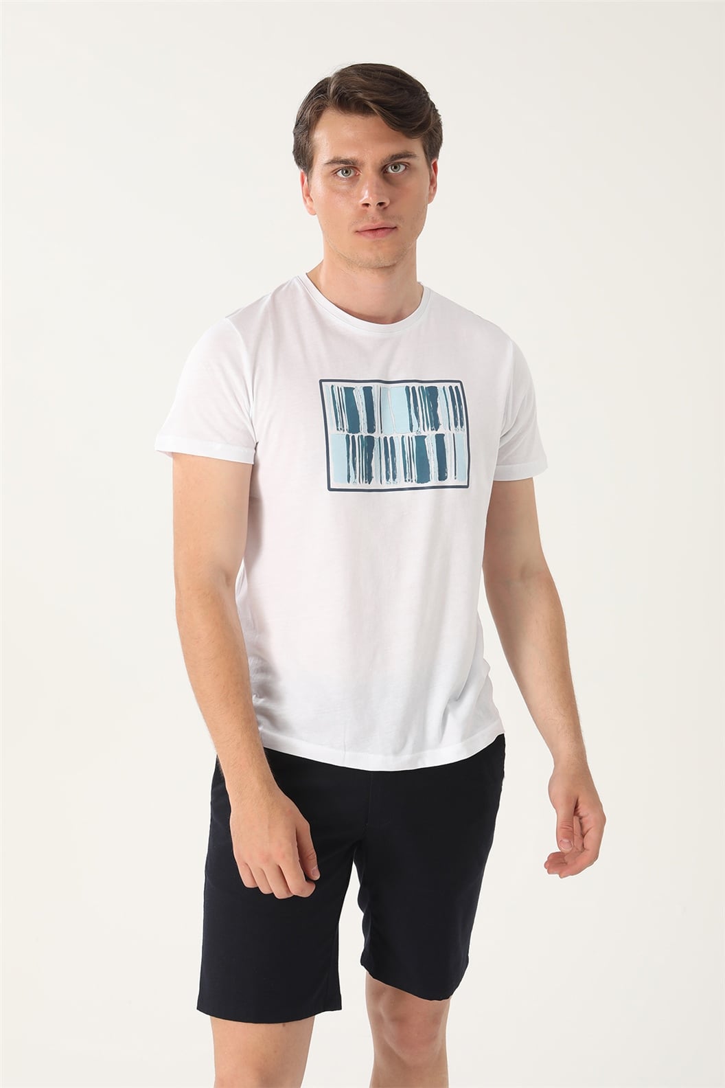 Beyaz Slim Fit Bisiklet Yaka Baskılı T-Shirt