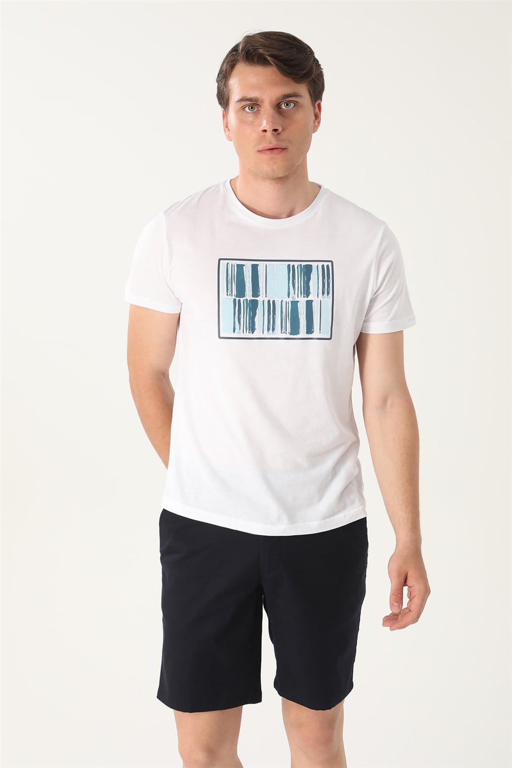Beyaz Slim Fit Bisiklet Yaka Baskılı T-Shirt