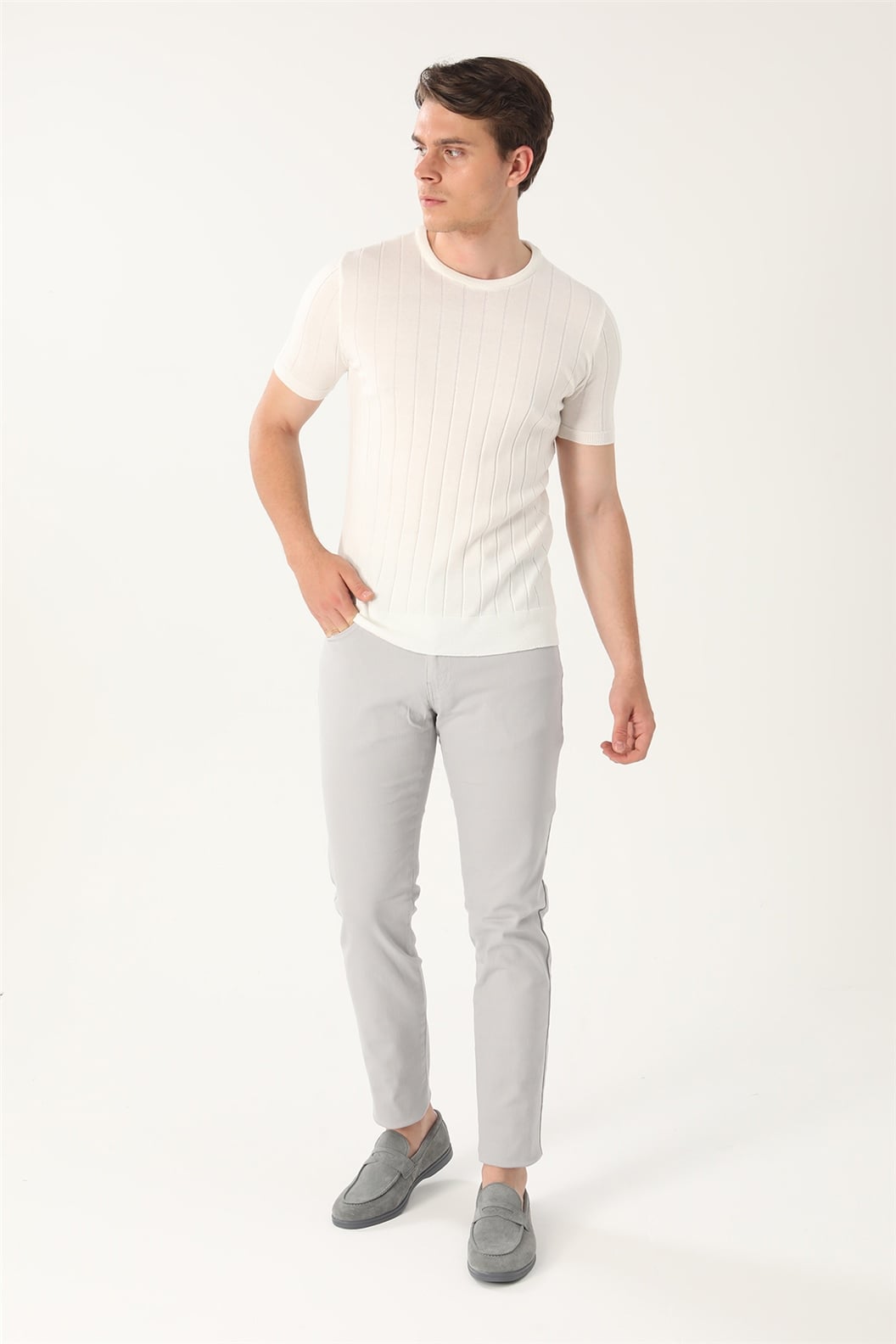 Ekru Slim Fit Bisiklet Yaka Triko T-Shirt