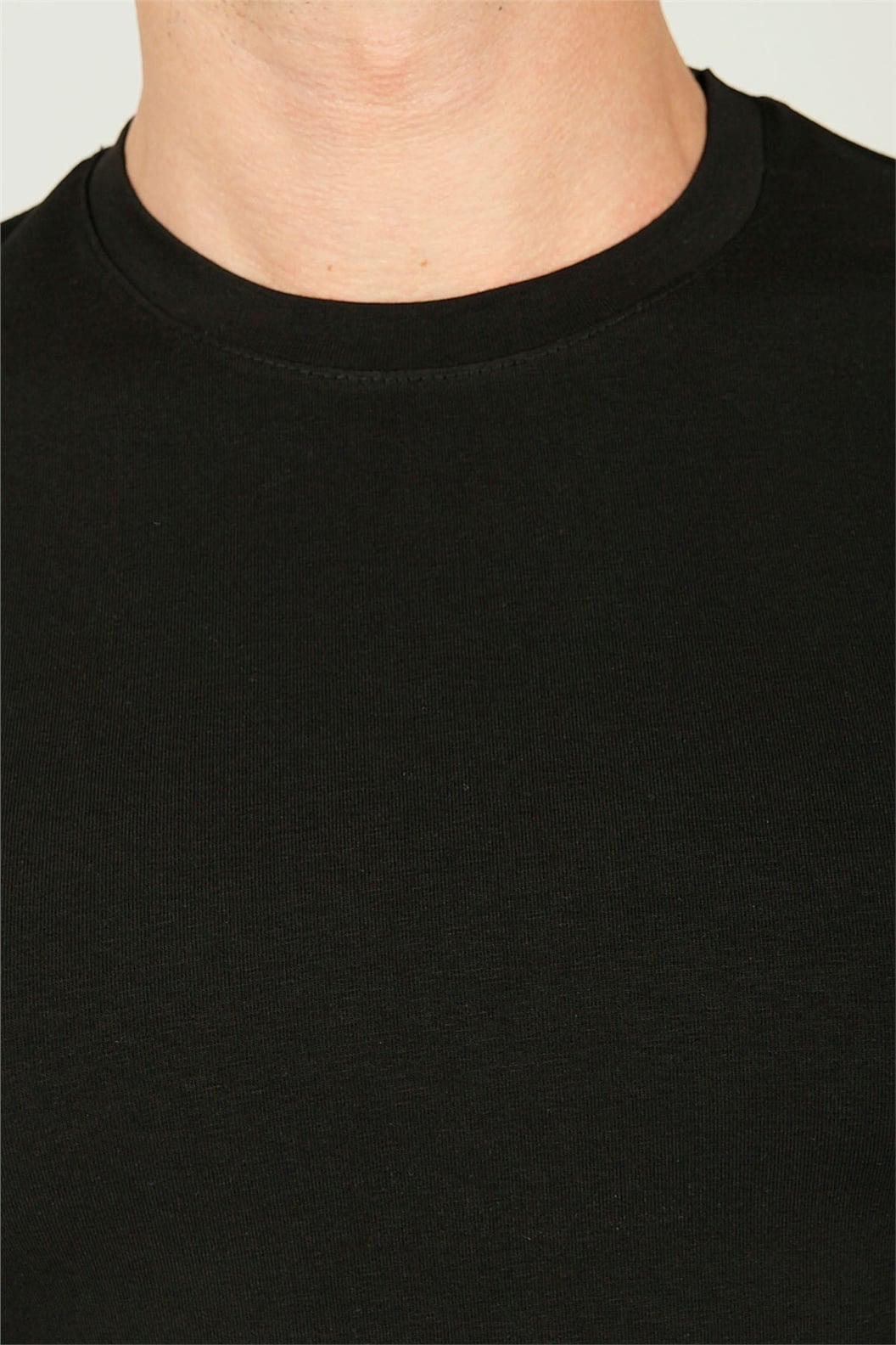 Siyah Bisiklet Yaka Basic Slim Fit T-shirt