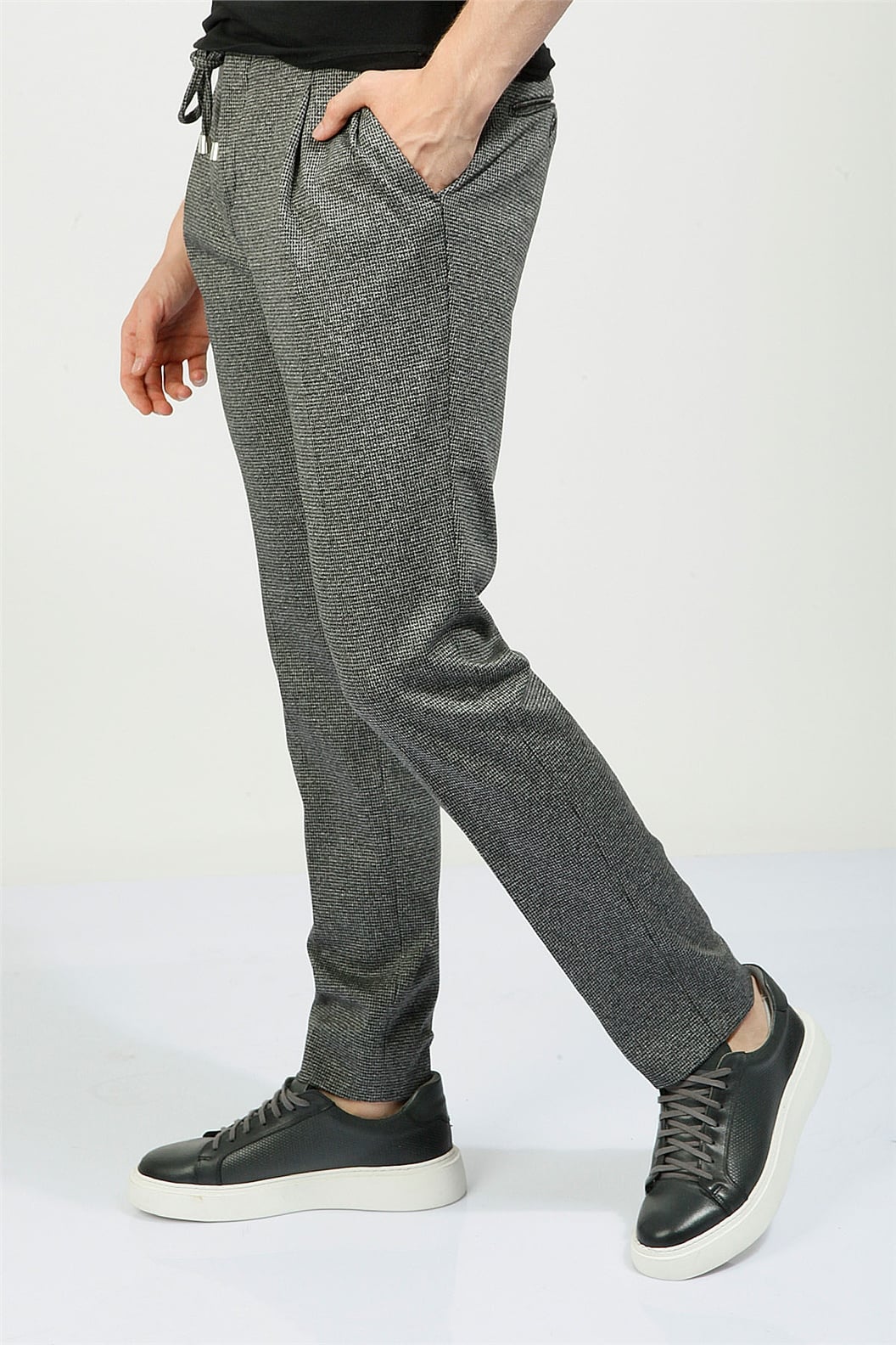 Siyah Slim Fit Bağcıklı Tek Pile Jogger Pantolon